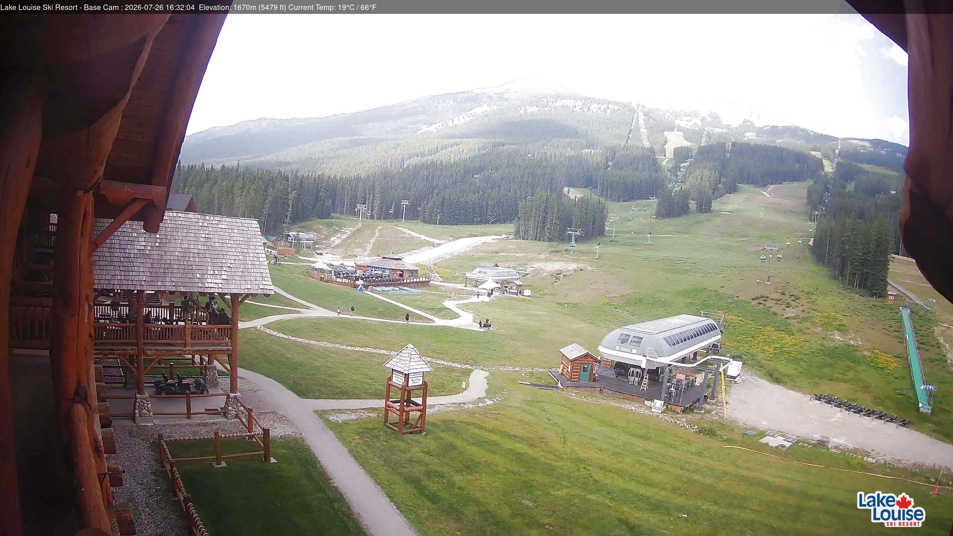 Archived image Webcam Lake Louise: Base Area