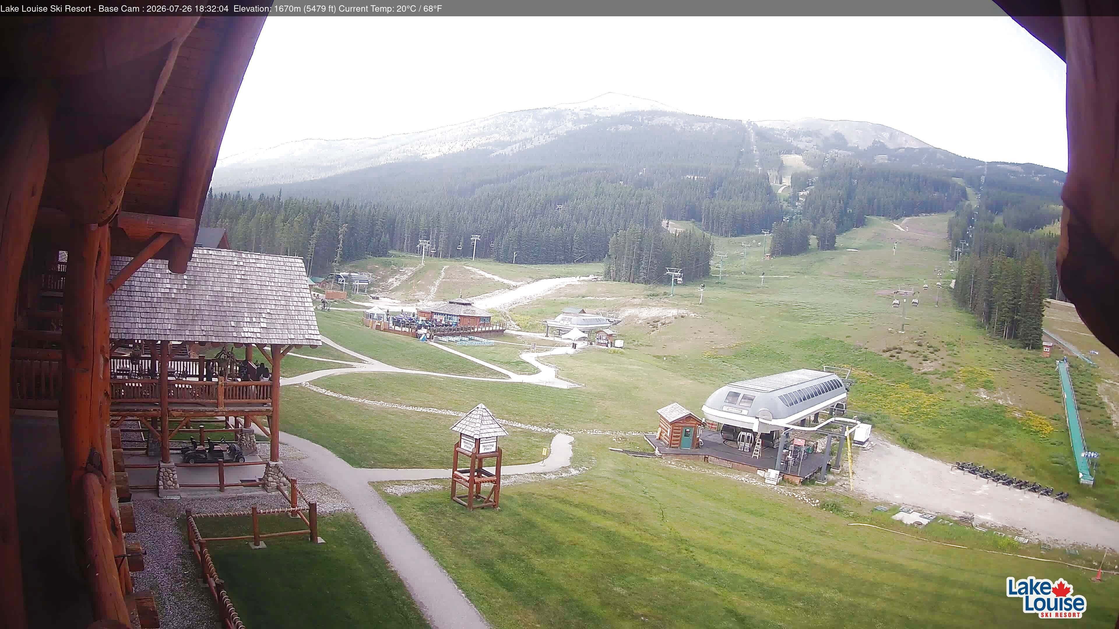 Archived image Webcam Lake Louise: Base Area