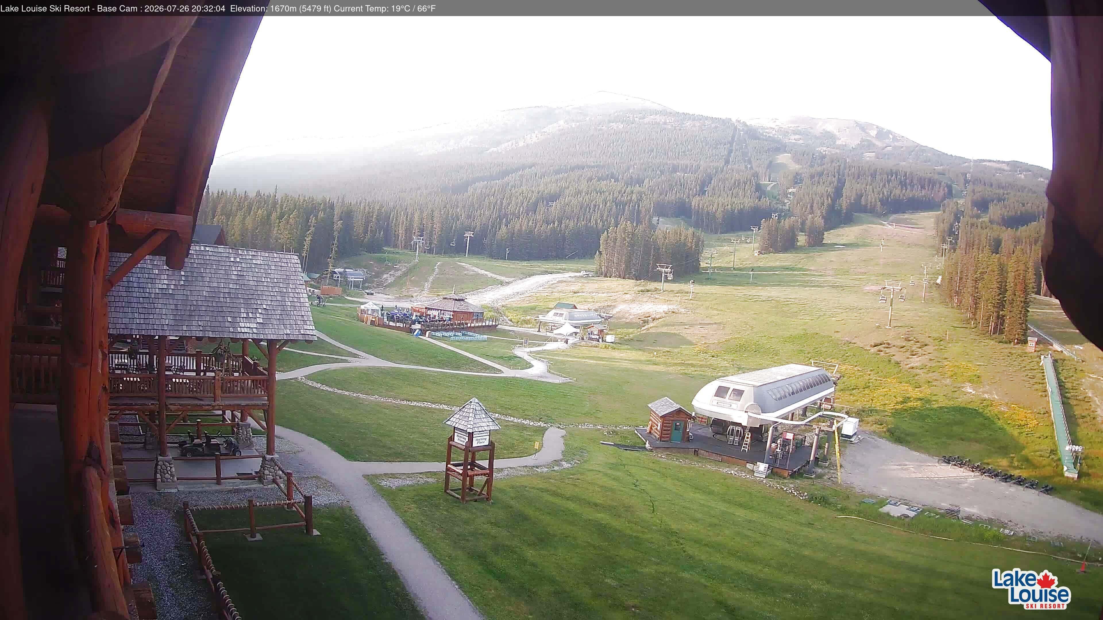 Archived image Webcam Lake Louise: Base Area
