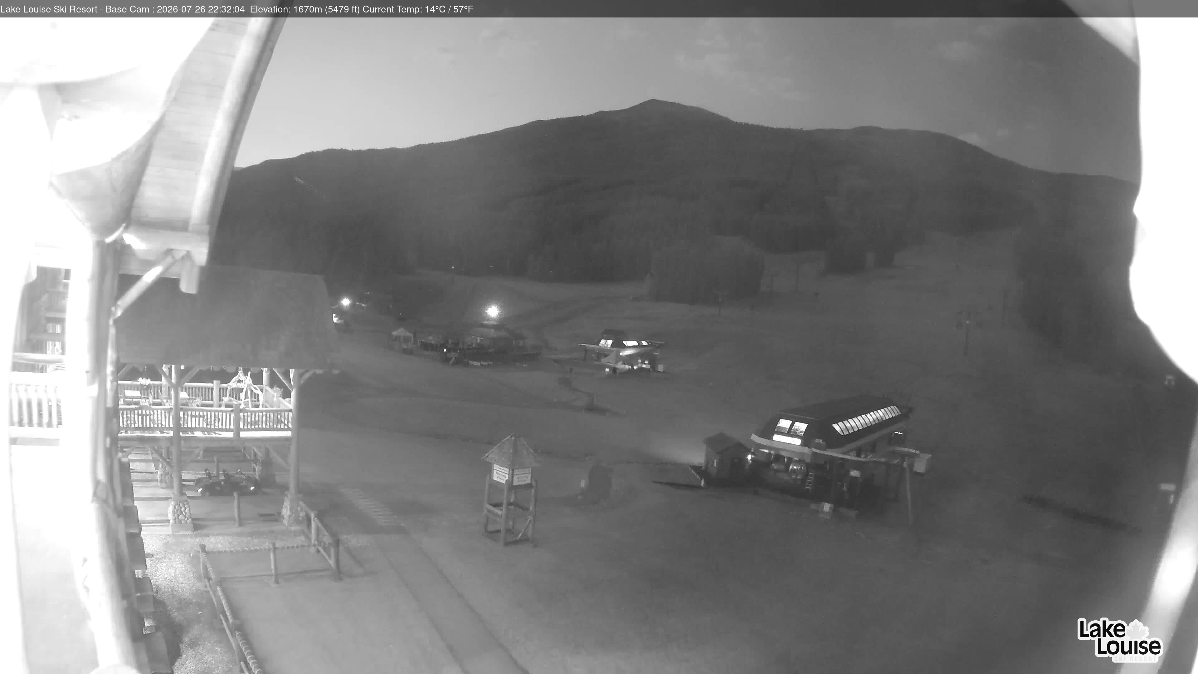 Archived image Webcam Lake Louise: Base Area