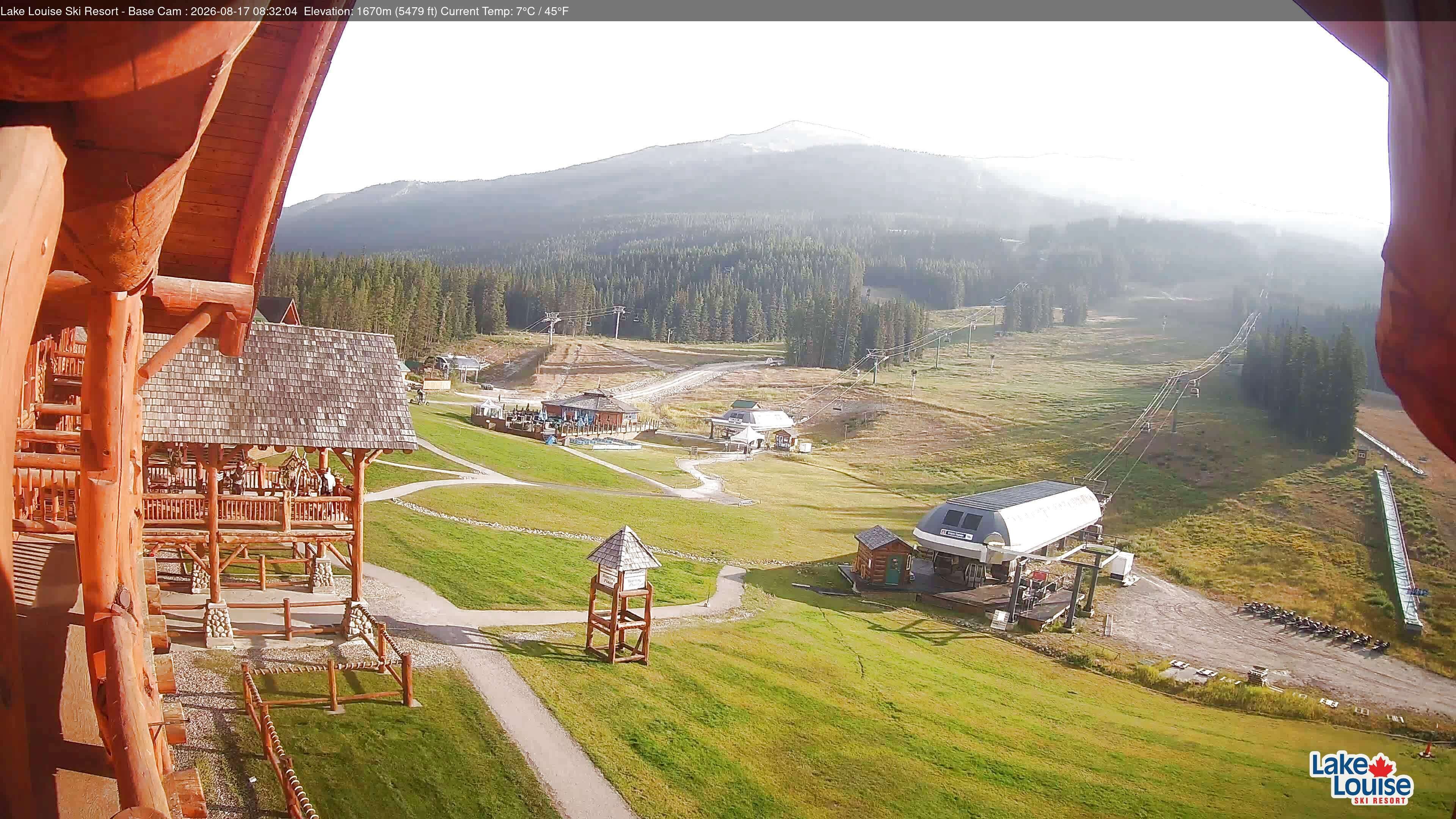 Archived image Webcam Lake Louise: Base Area