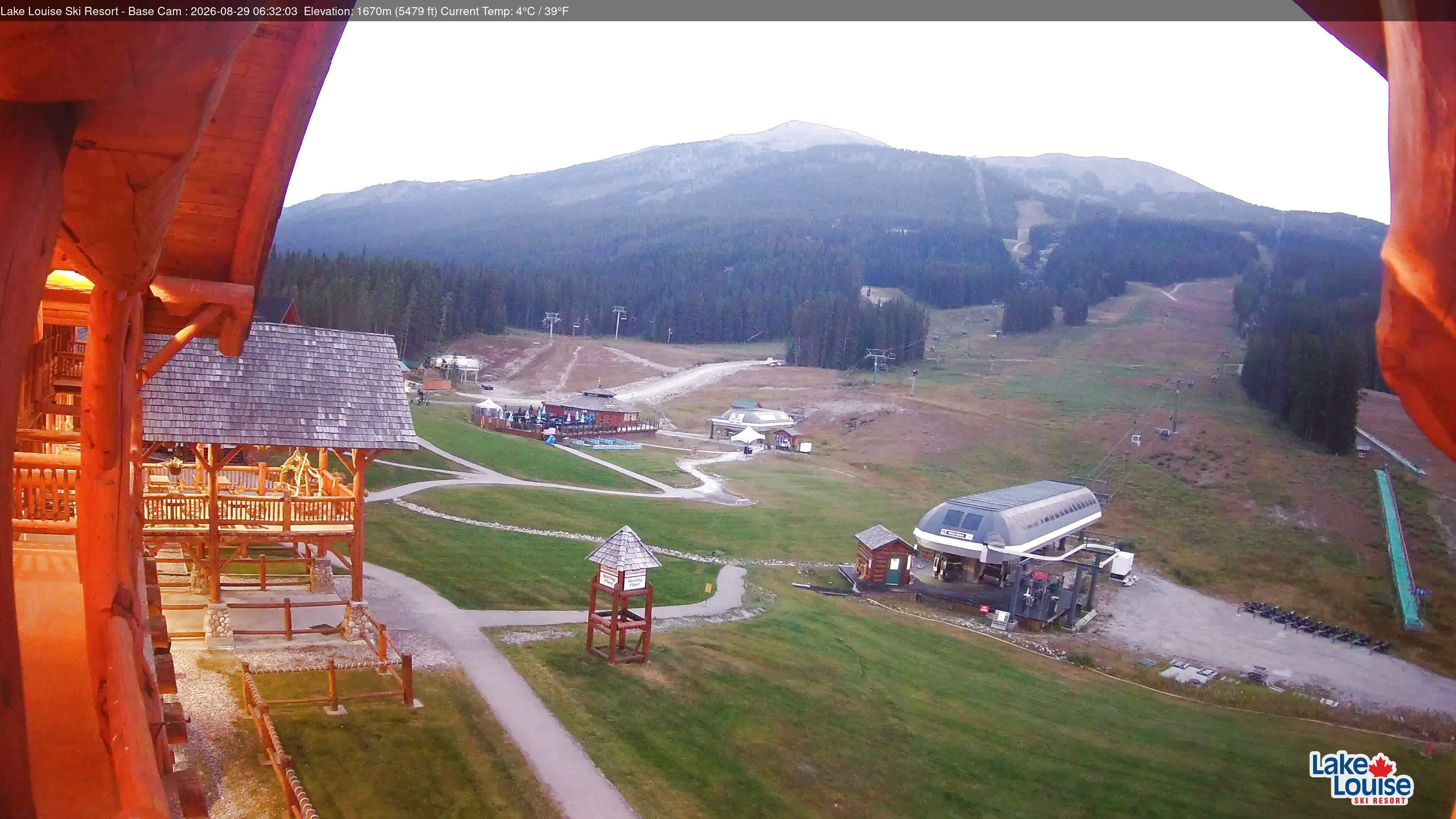 Archived image Webcam Lake Louise: Base Area