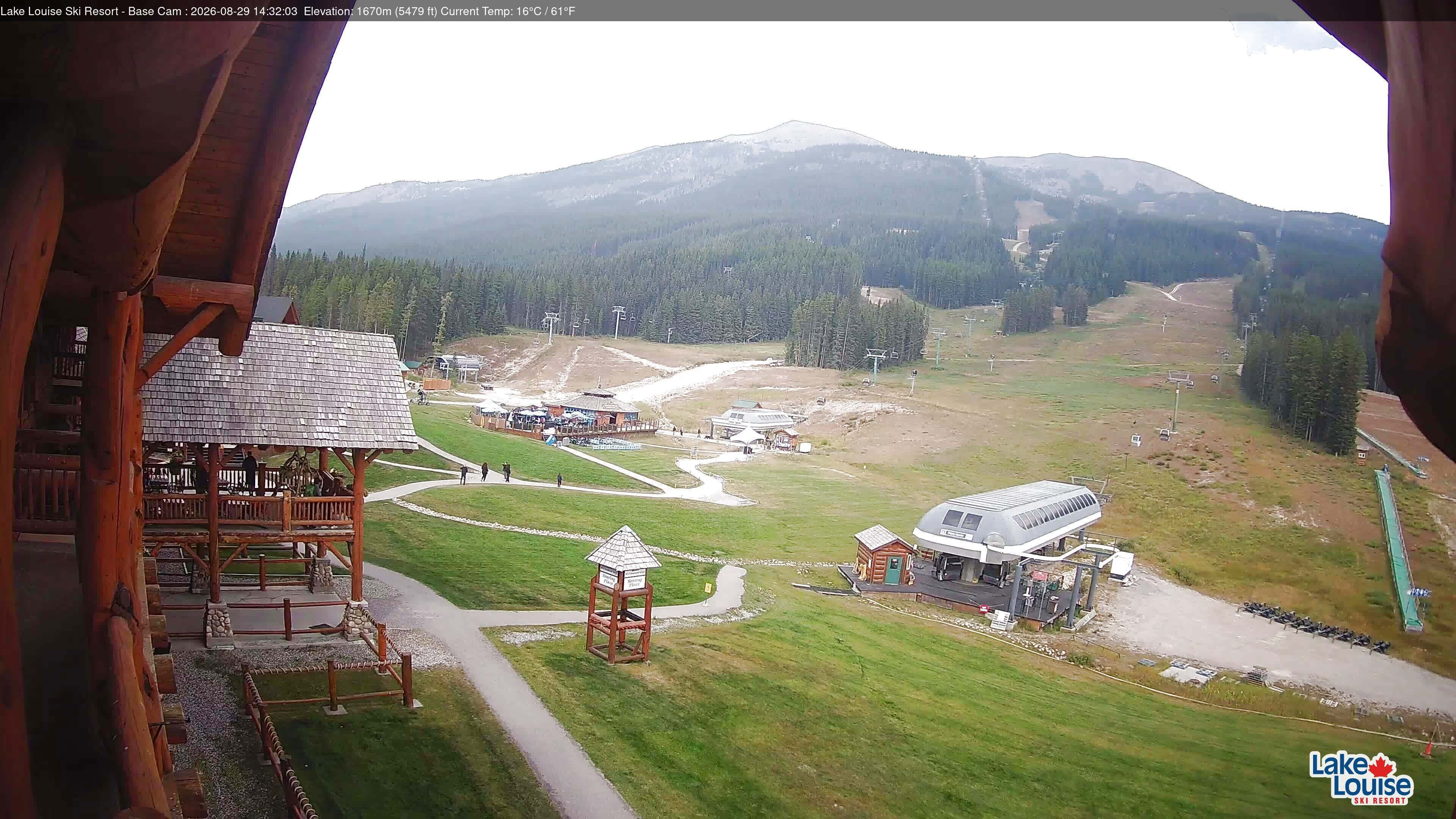 Archived image Webcam Lake Louise: Base Area