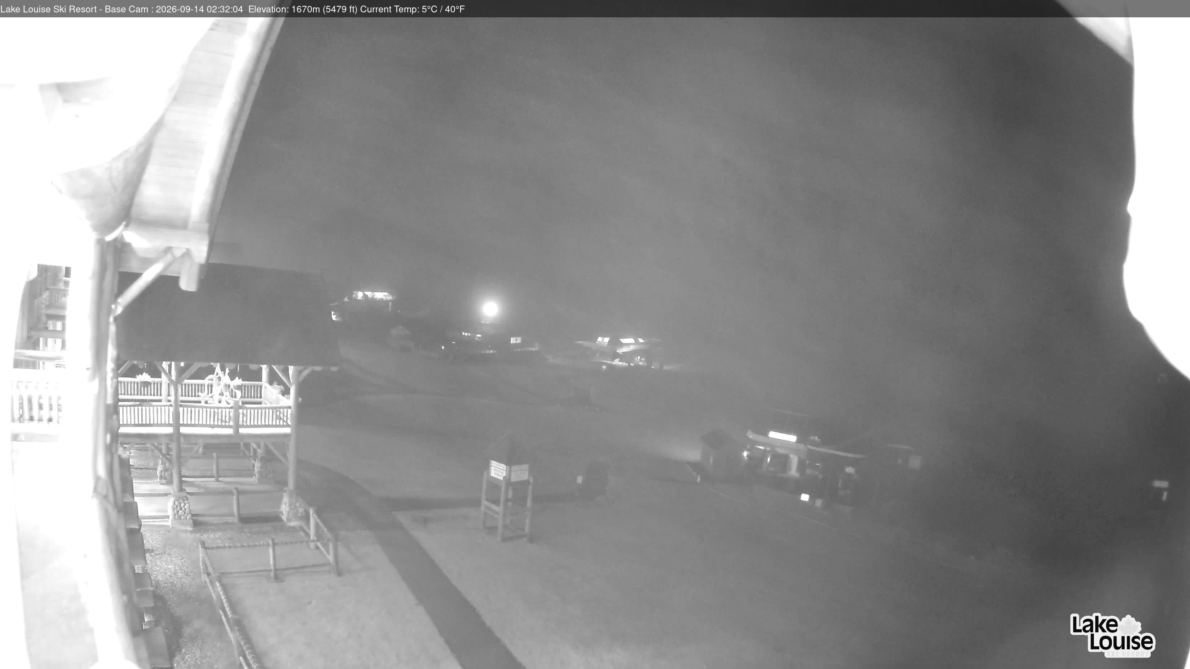 Archived image Webcam Lake Louise: Base Area