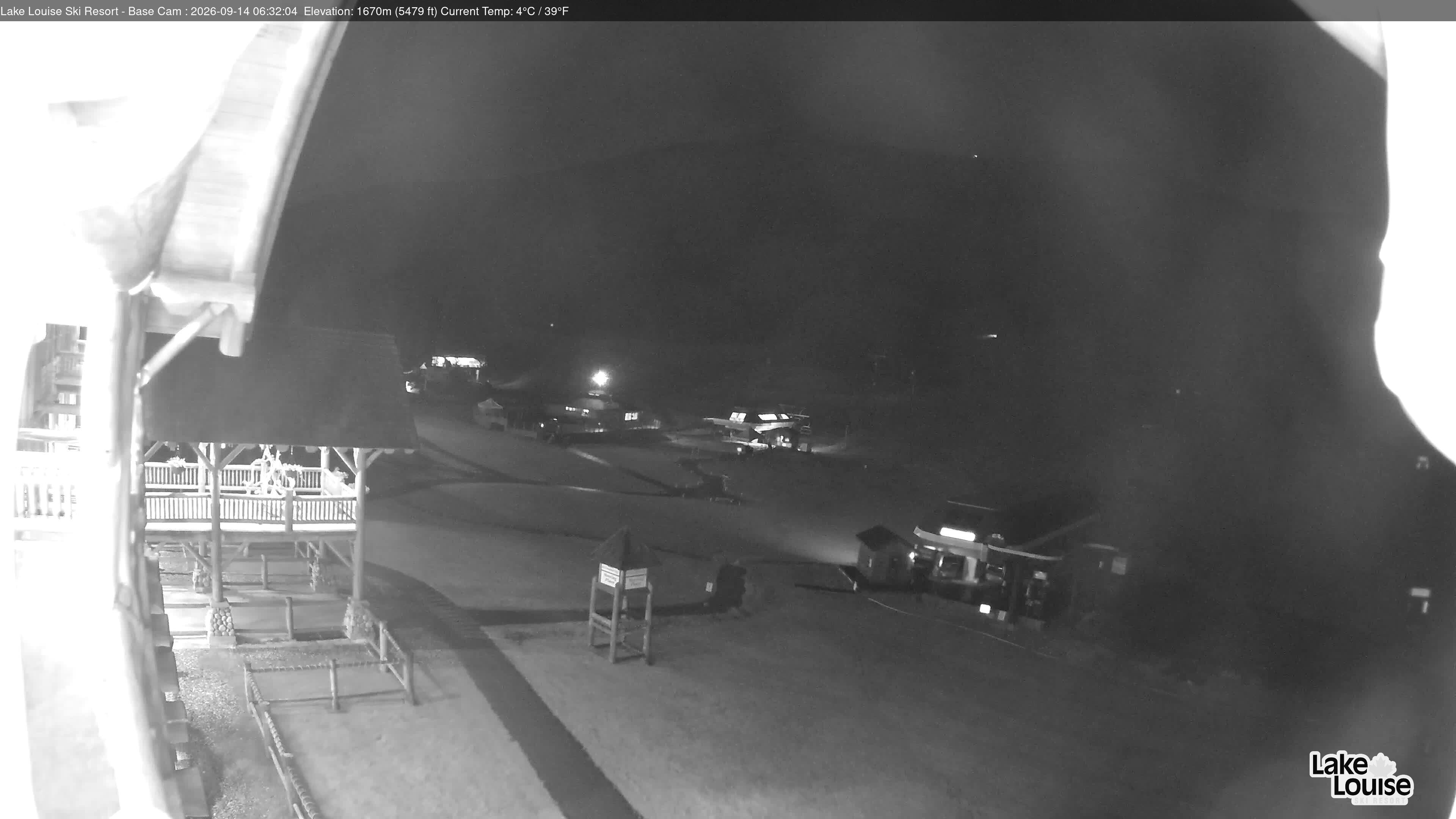 Archived image Webcam Lake Louise: Base Area