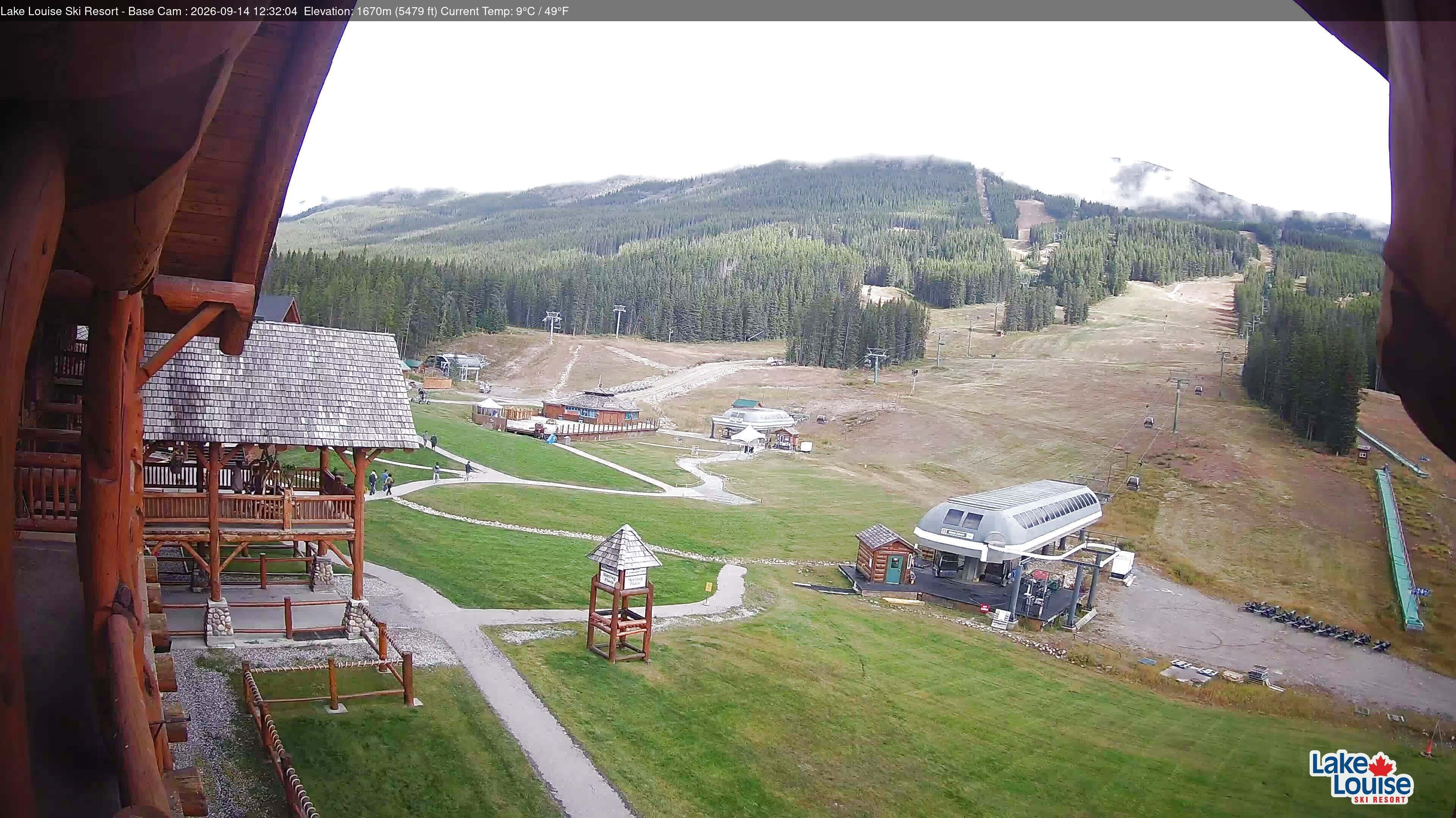Archived image Webcam Lake Louise: Base Area