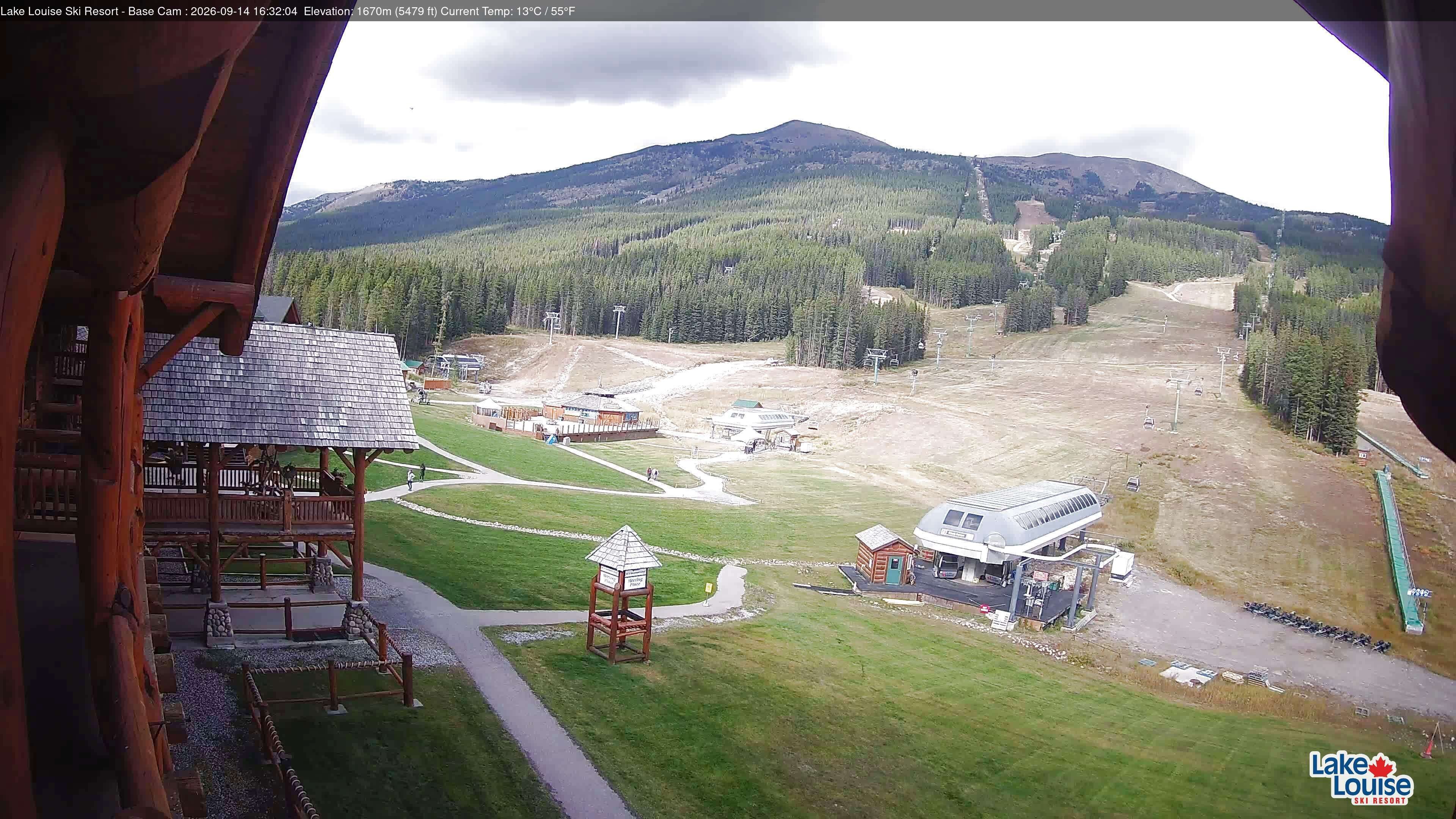 Archived image Webcam Lake Louise: Base Area