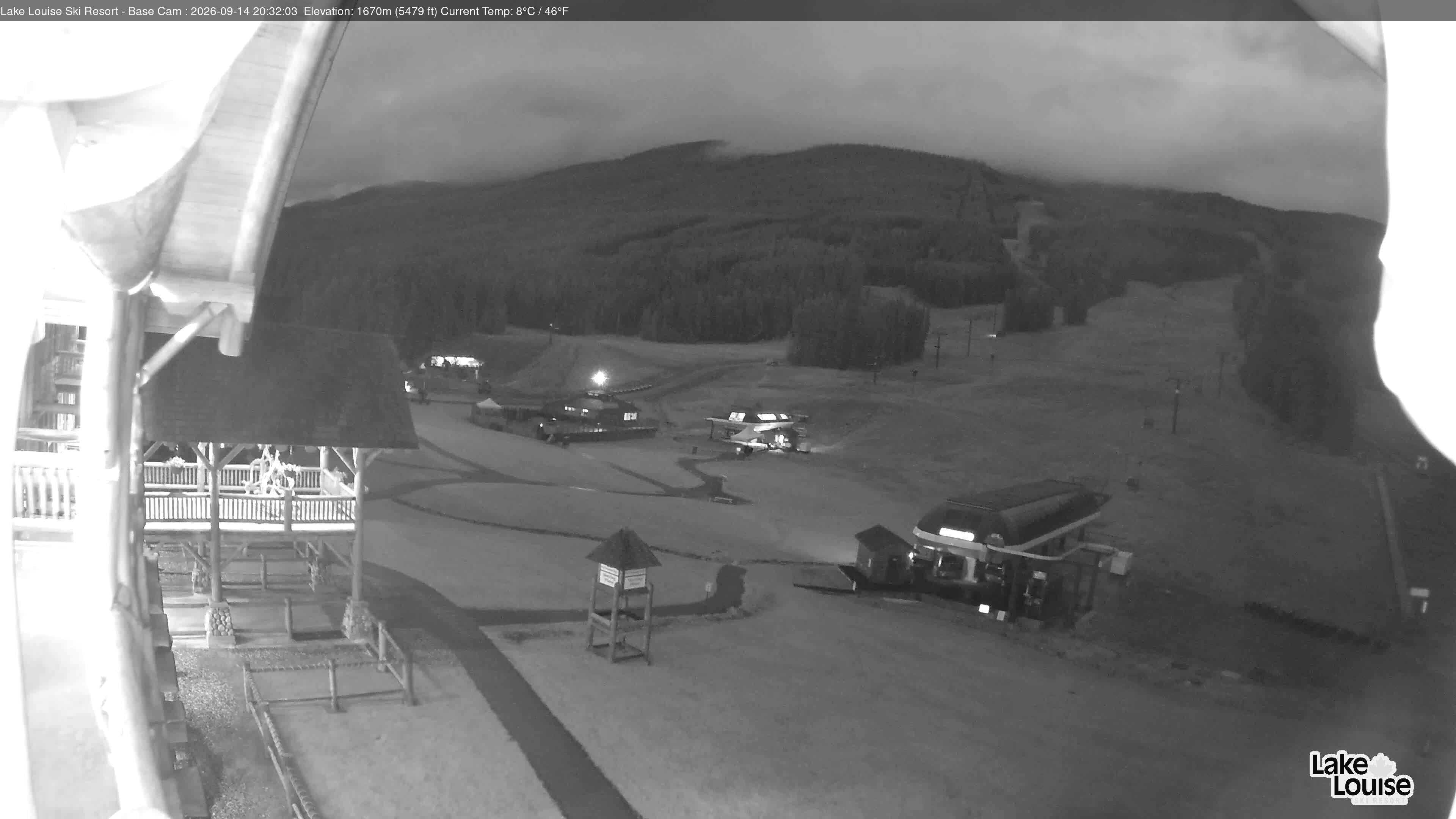 Archived image Webcam Lake Louise: Base Area