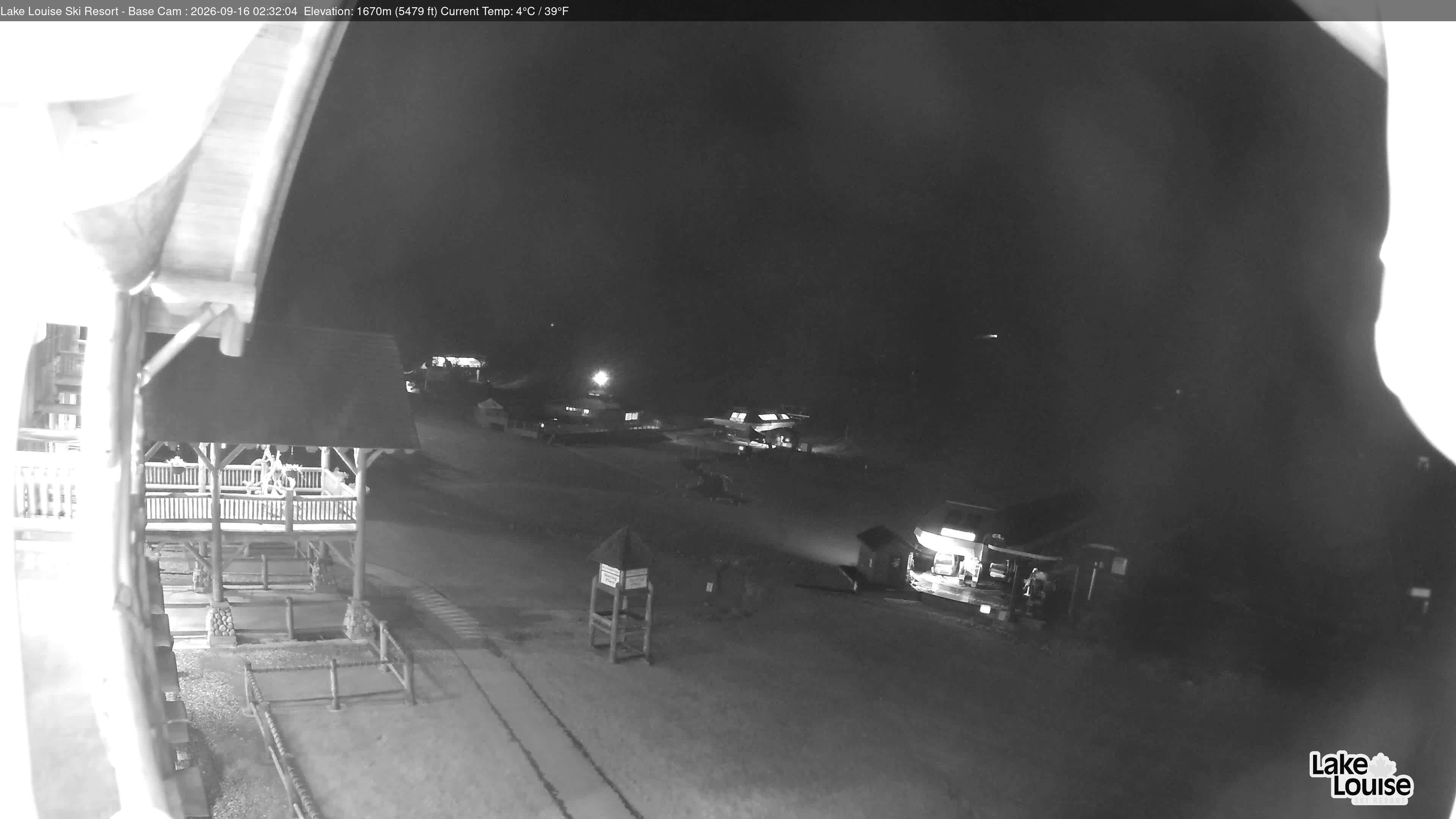 Archived image Webcam Lake Louise: Base Area