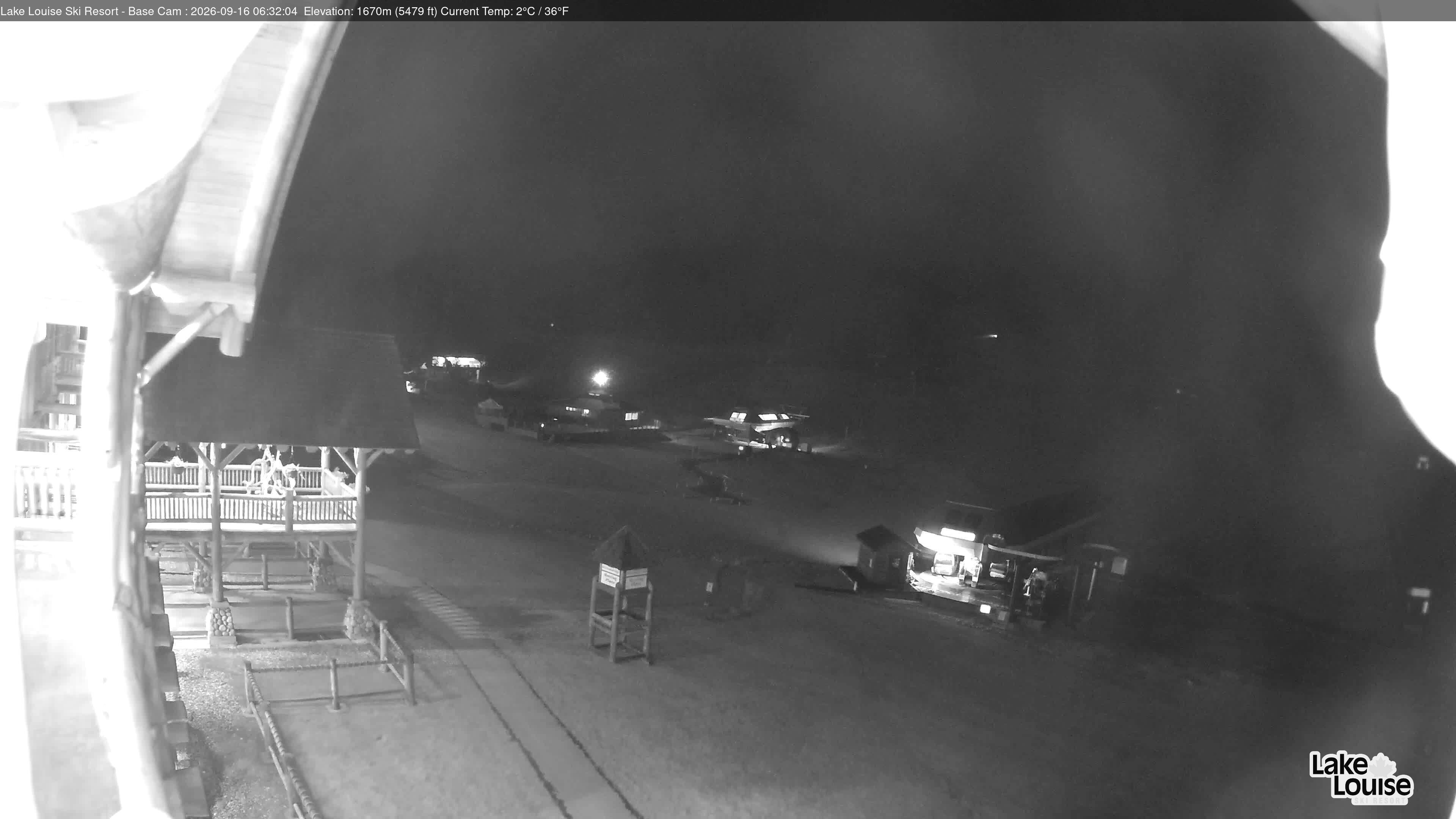Archived image Webcam Lake Louise: Base Area