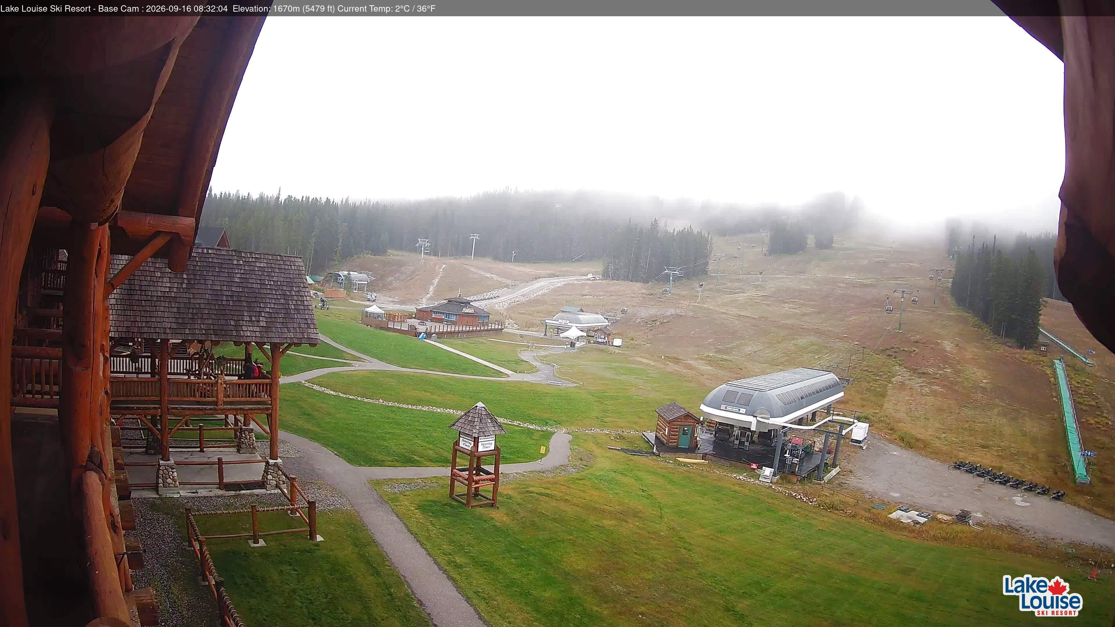 Archived image Webcam Lake Louise: Base Area