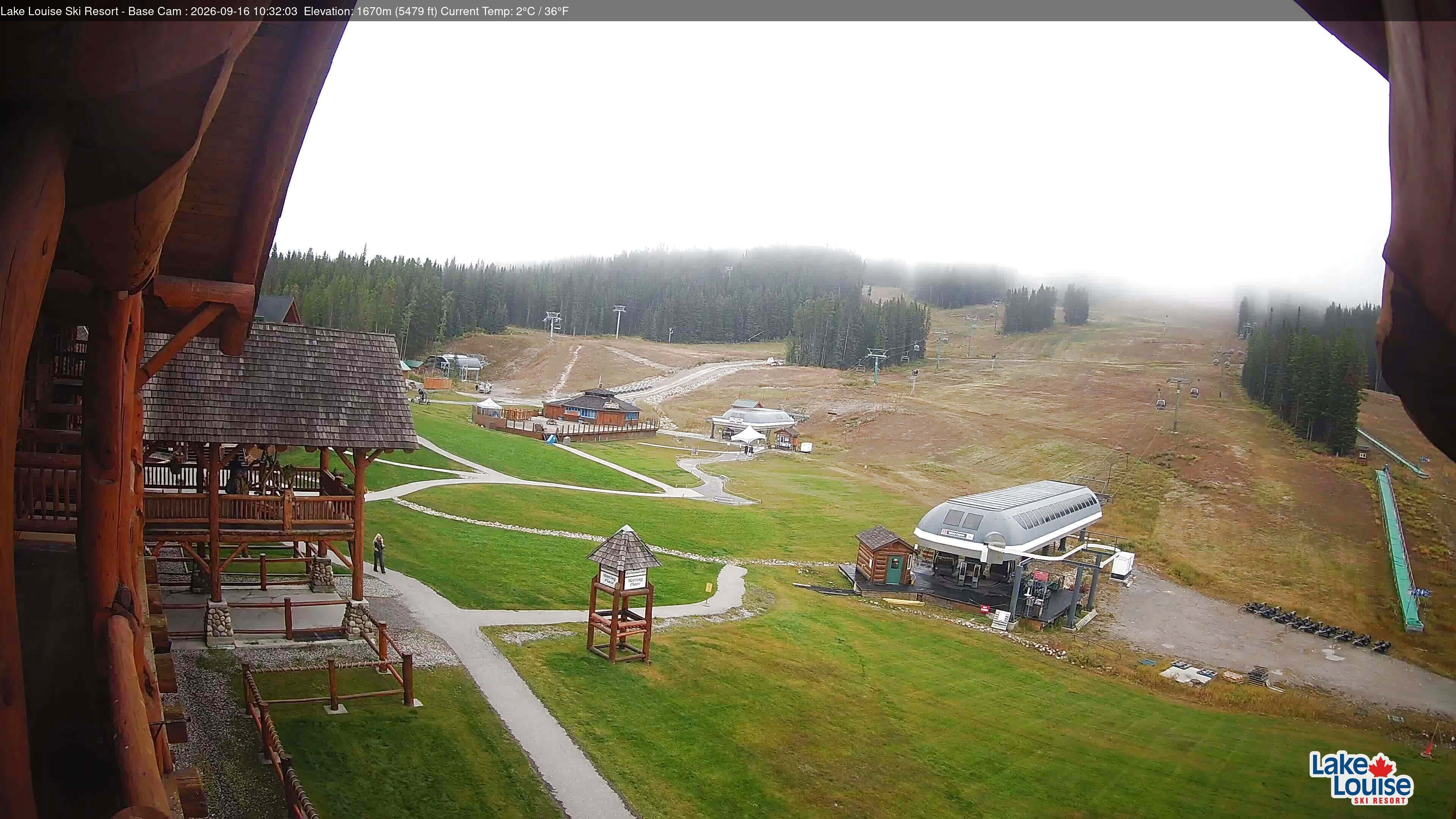 Archived image Webcam Lake Louise: Base Area