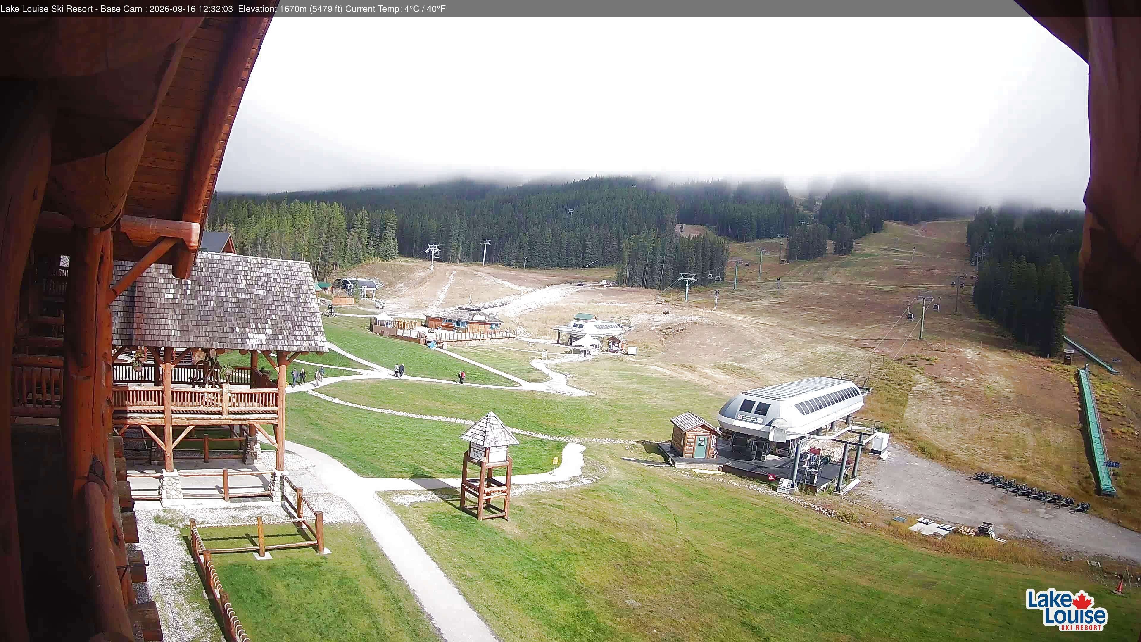 Archived image Webcam Lake Louise: Base Area