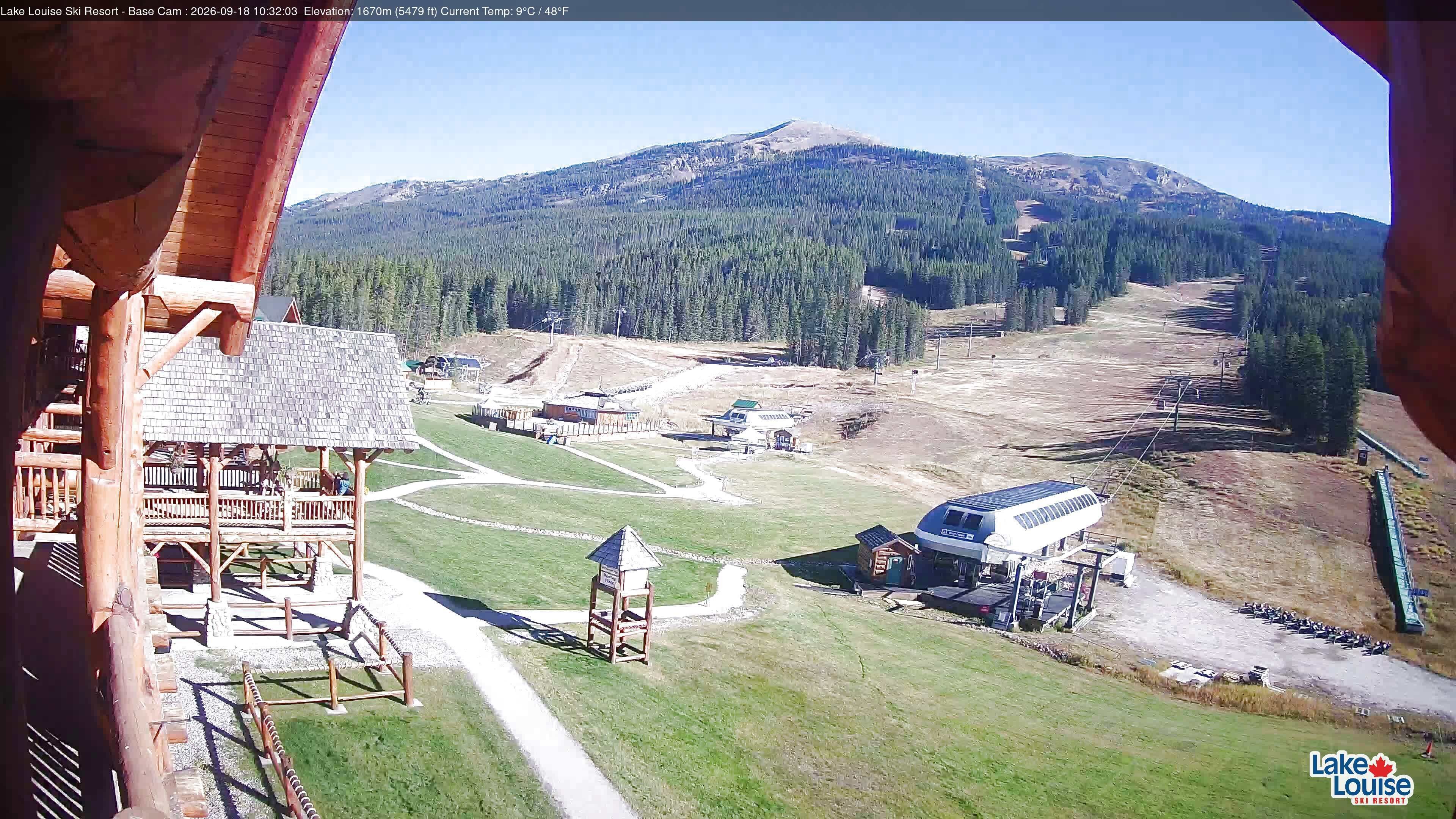 Archived image Webcam Lake Louise: Base Area