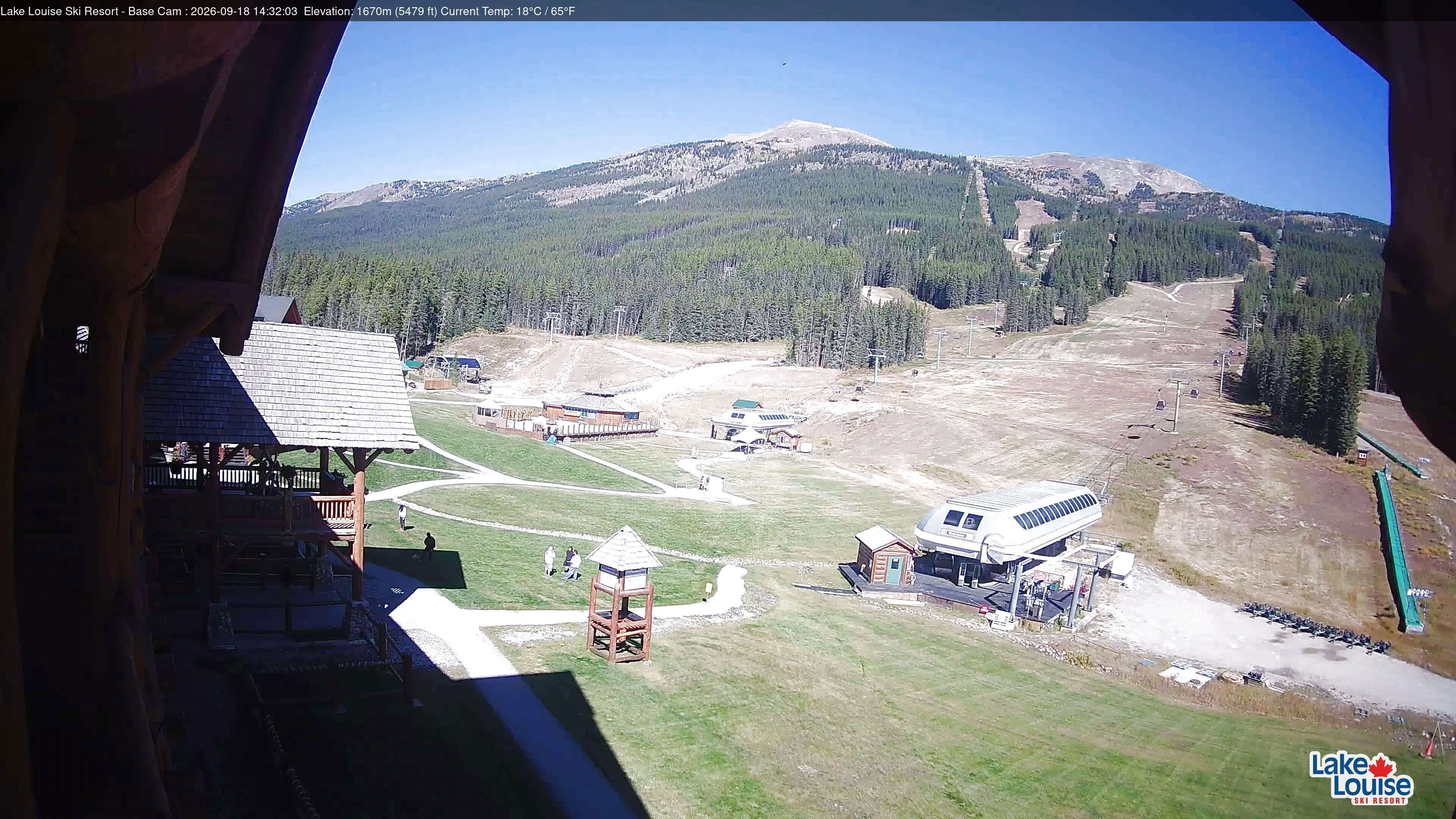 Archived image Webcam Lake Louise: Base Area