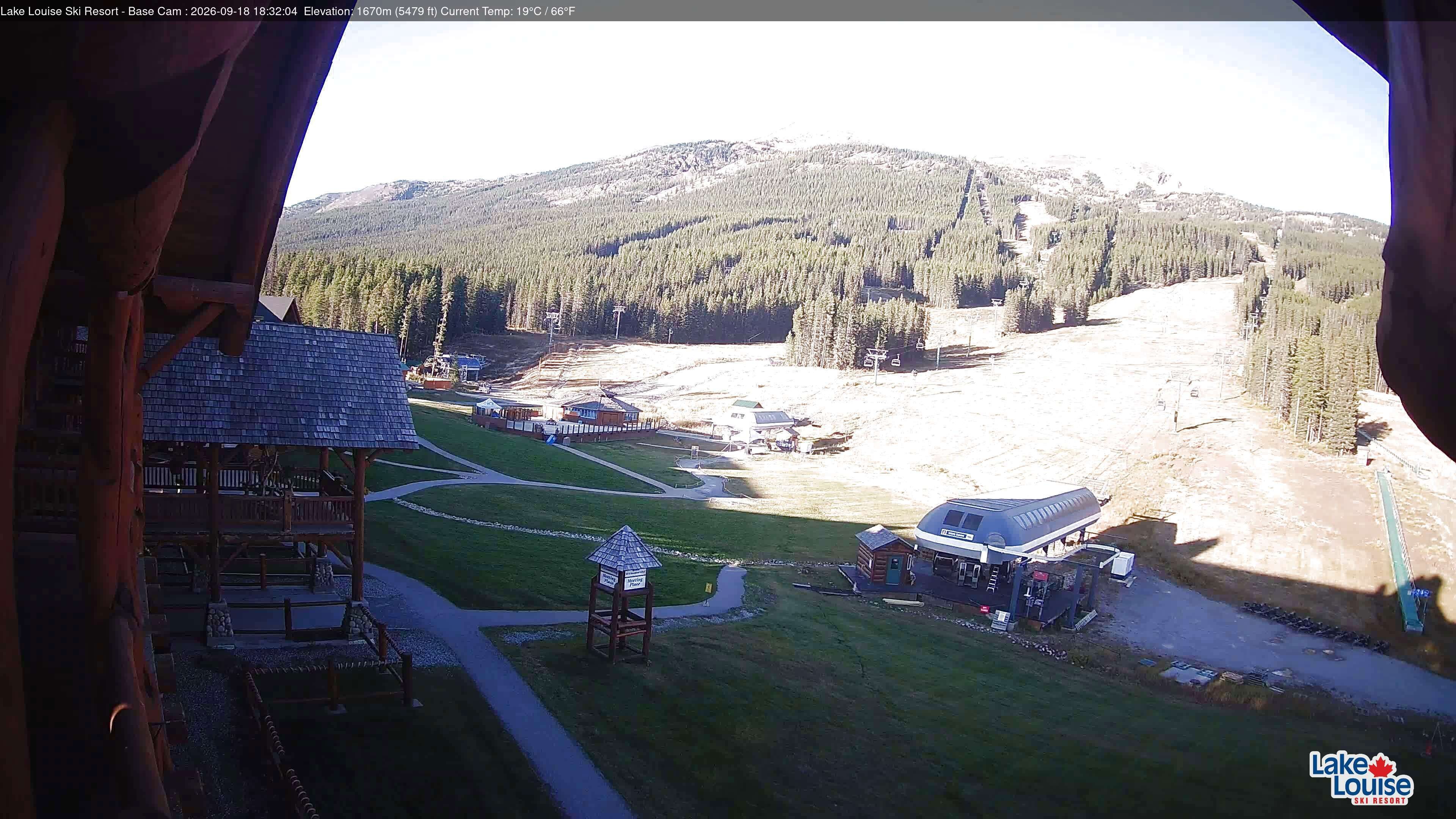 Archived image Webcam Lake Louise: Base Area