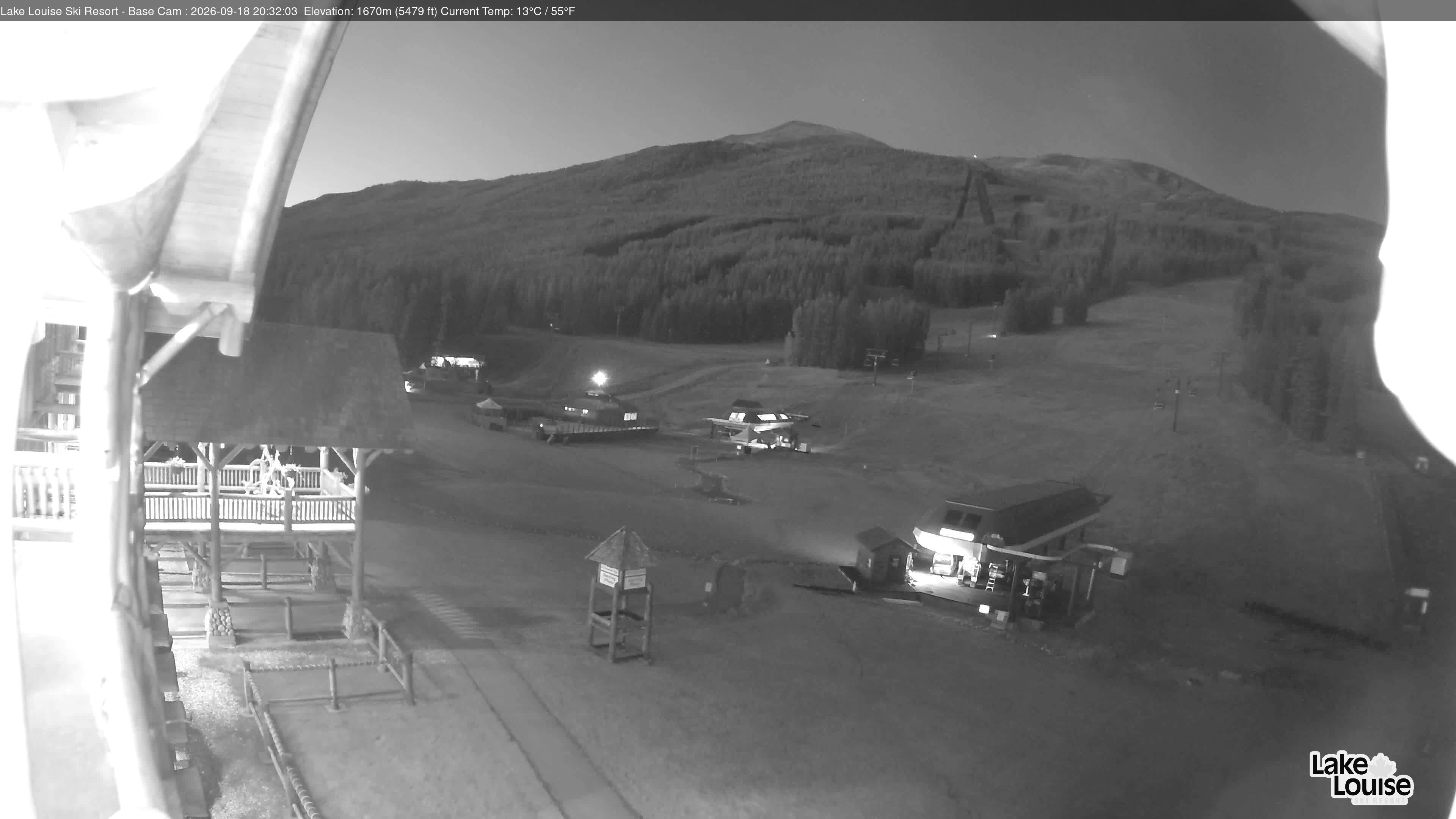 Archived image Webcam Lake Louise: Base Area