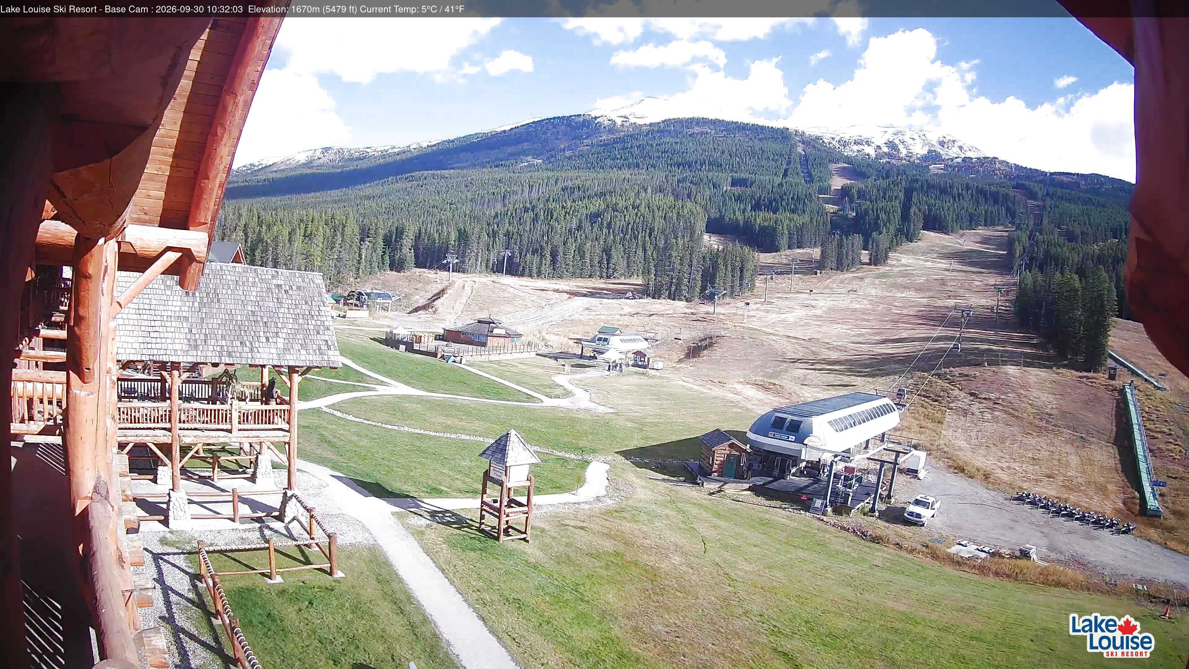 Archived image Webcam Lake Louise: Base Area