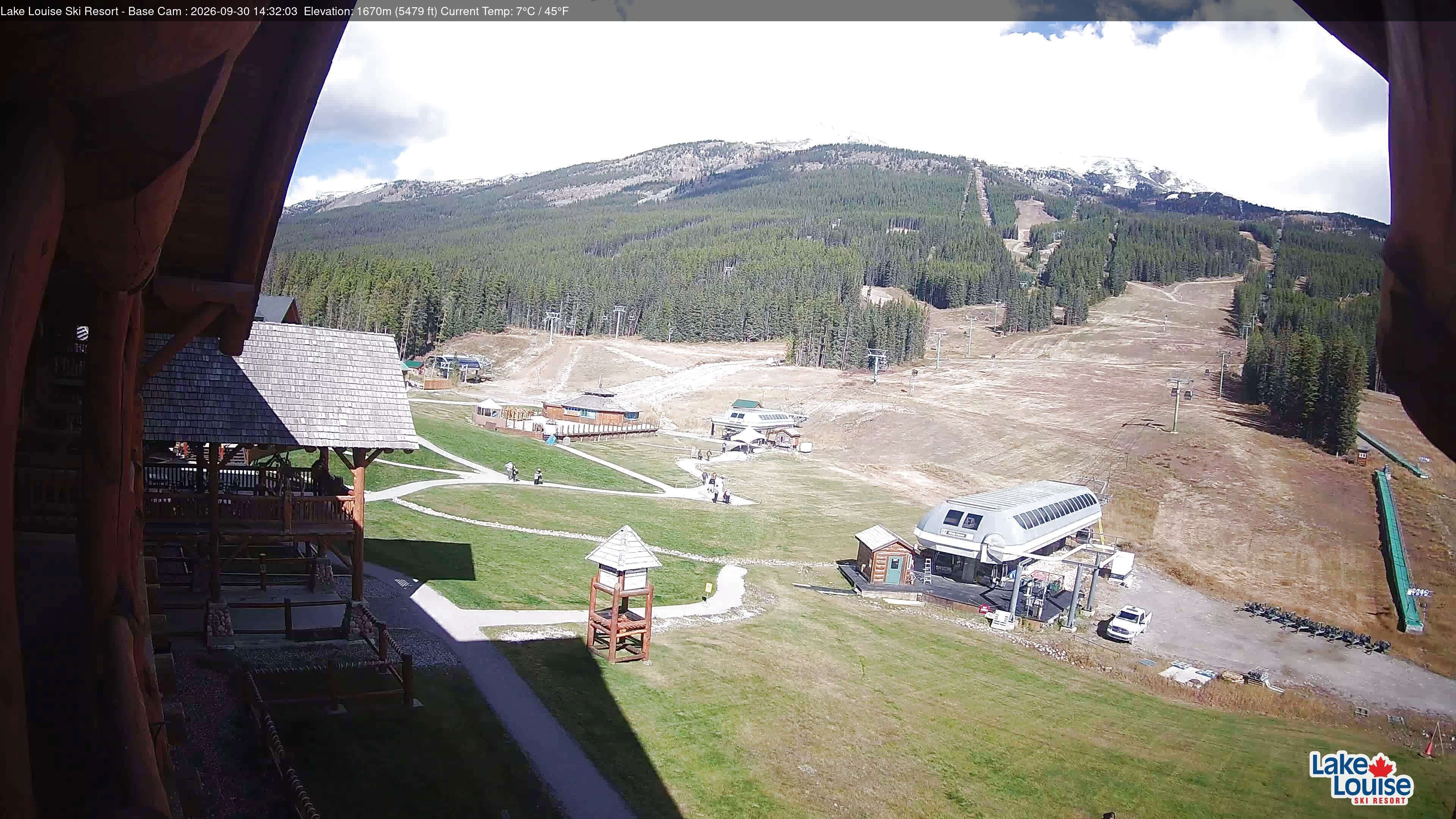 Archived image Webcam Lake Louise: Base Area