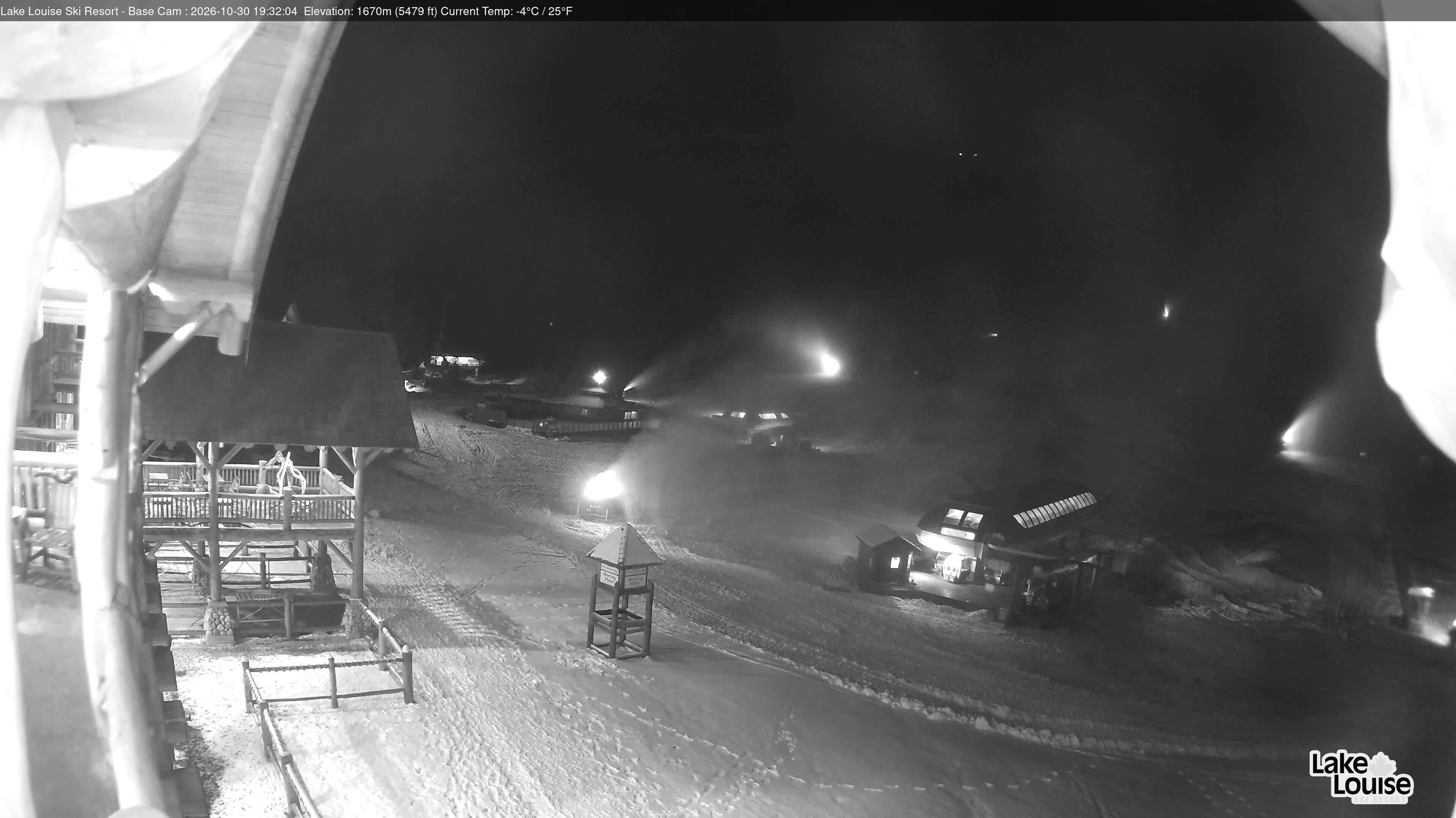 Archived image Webcam Lake Louise: Base Area