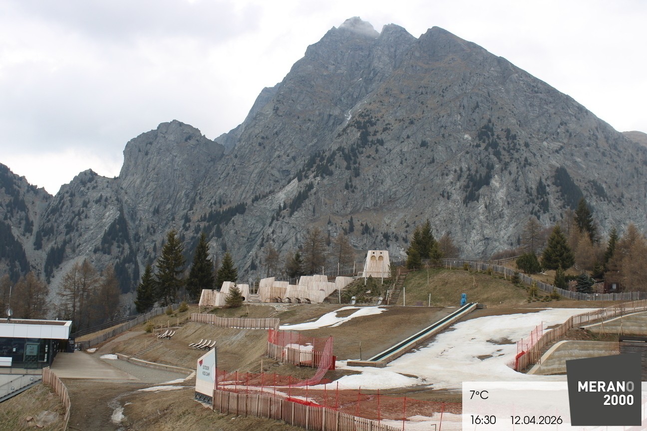 Archived image Webcam Meran 2000, View Kidscamp