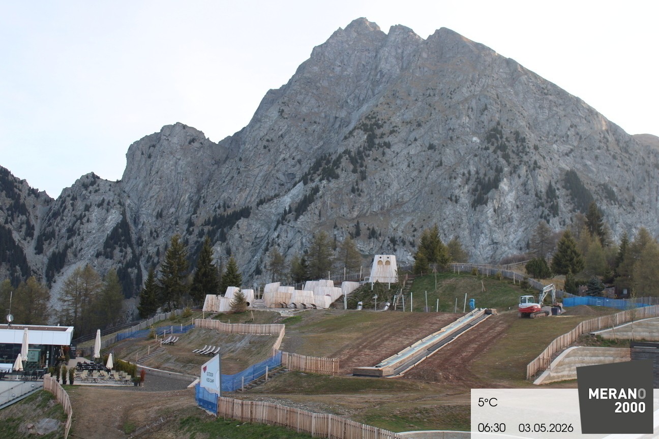 Archived image Webcam Meran 2000, View Kidscamp