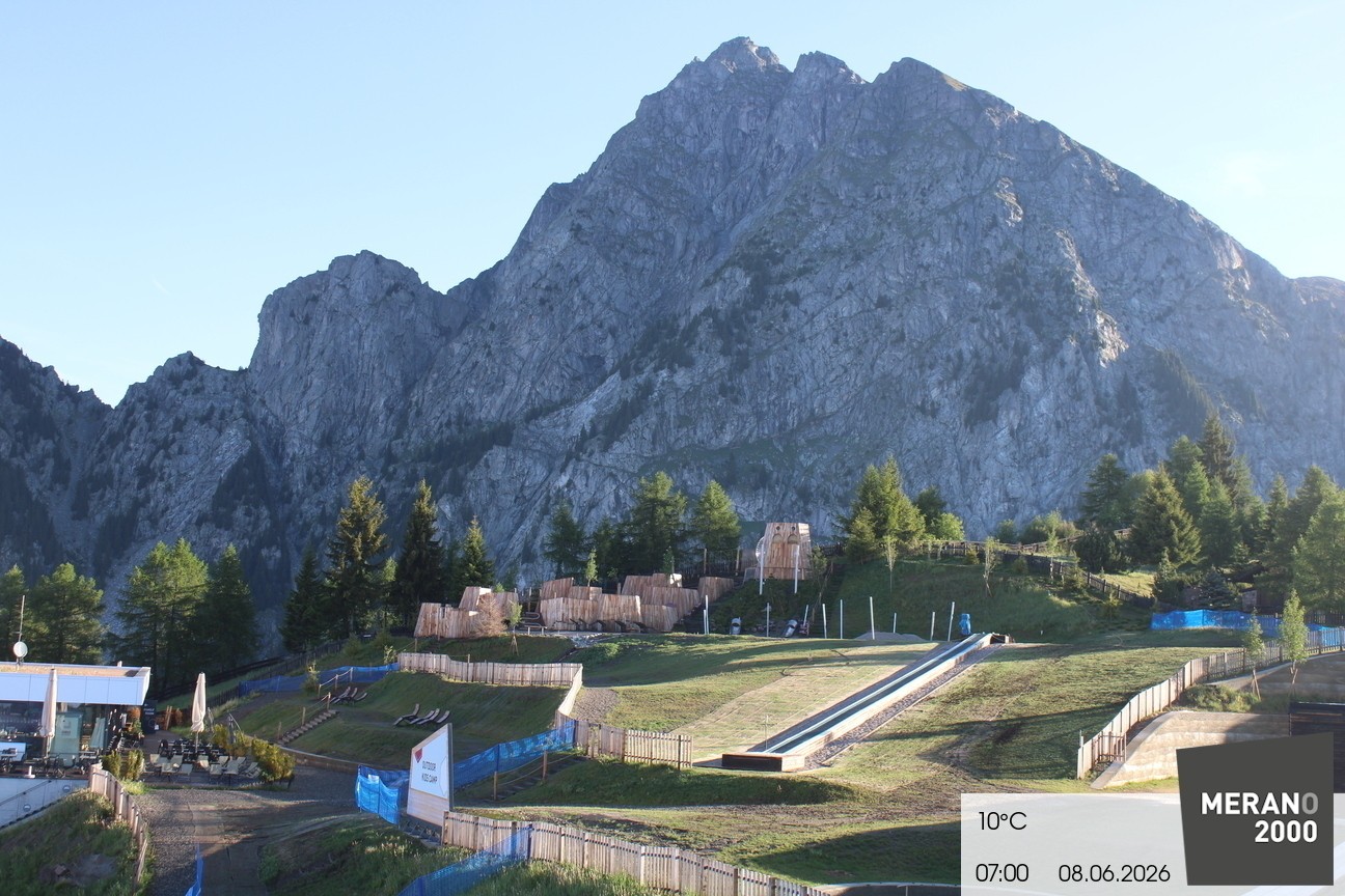 Archived image Webcam Meran 2000, View Kidscamp