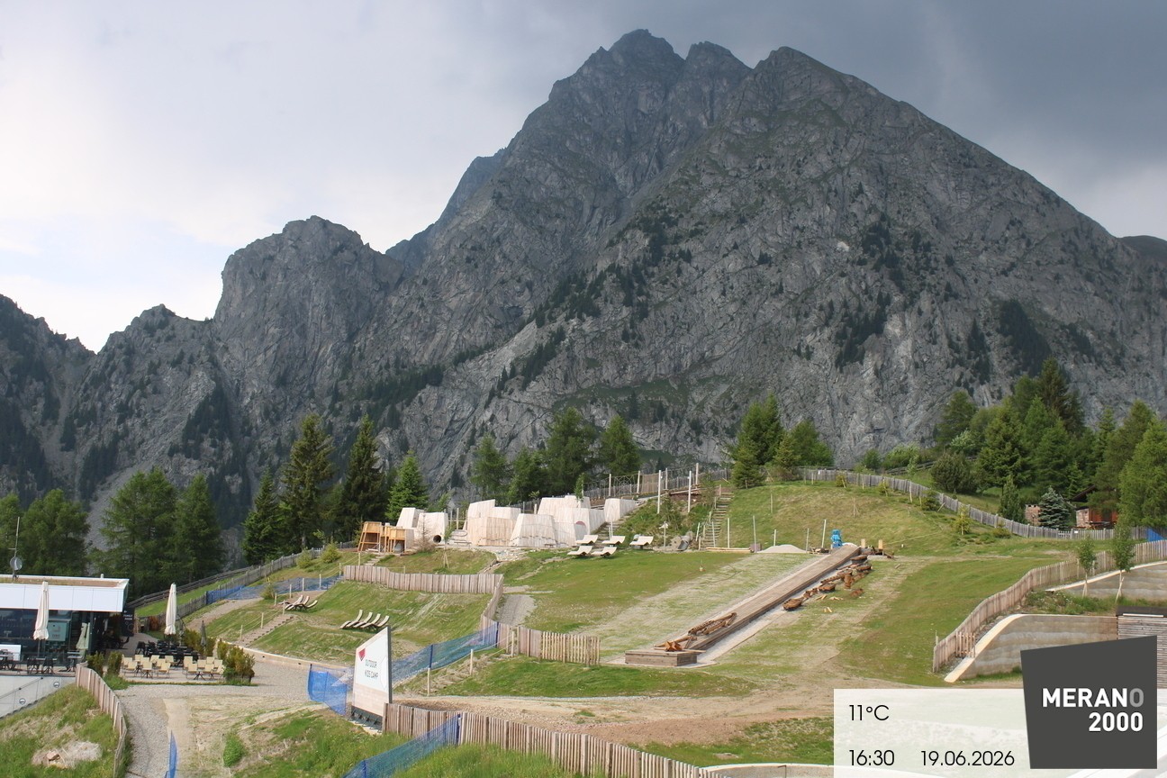Archived image Webcam Meran 2000, View Kidscamp