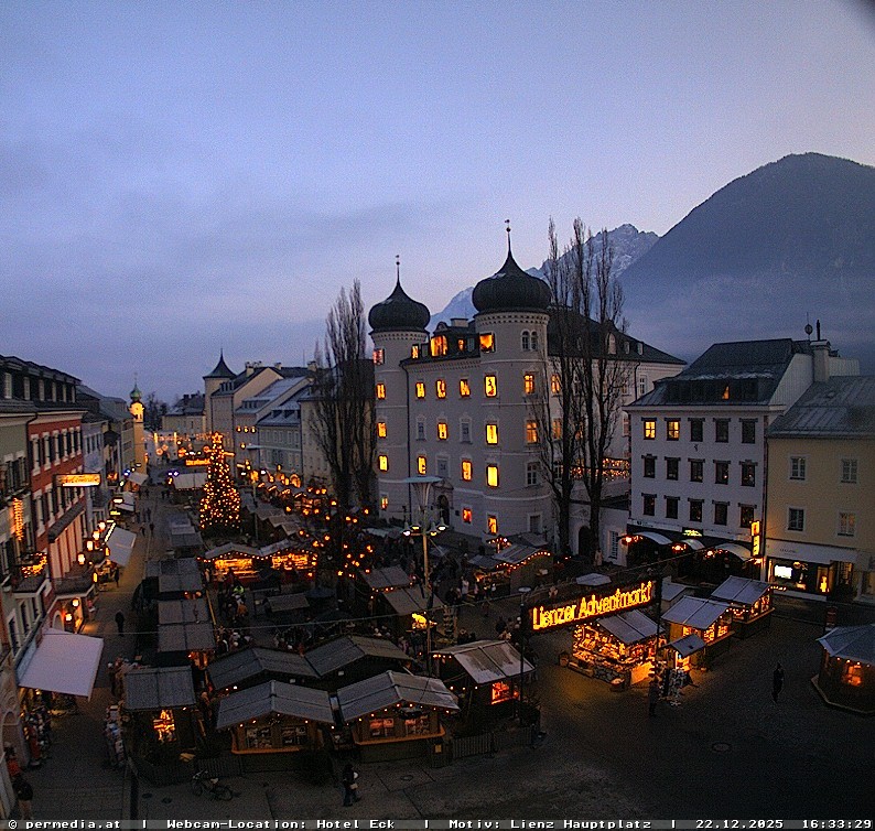 Archiv Foto Webcam Der Marktplatz von Lienz