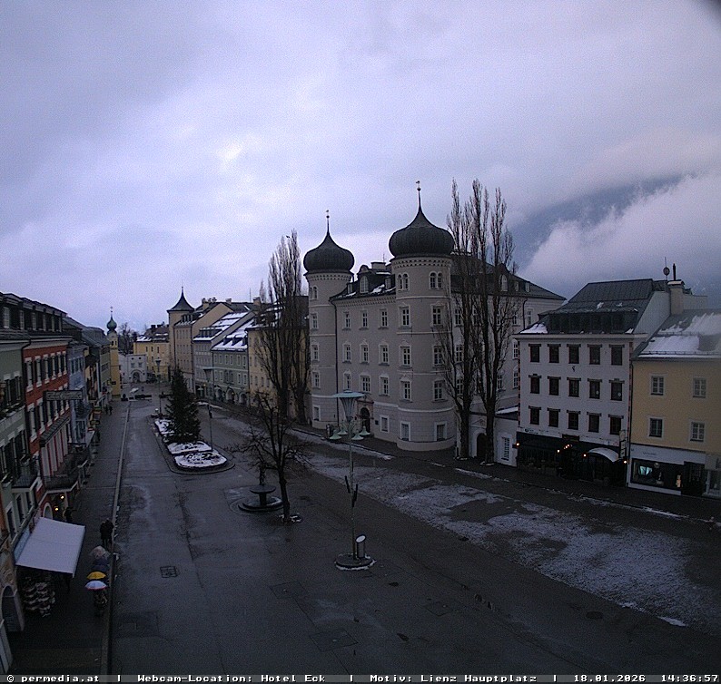 Archiv Foto Webcam Der Marktplatz von Lienz