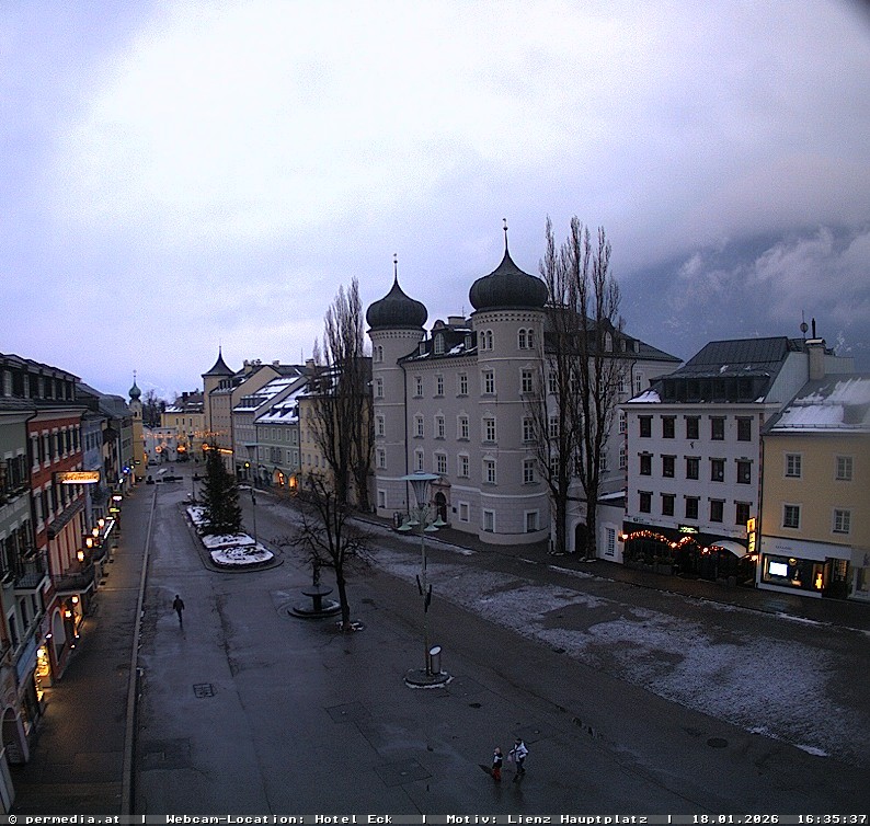 Archiv Foto Webcam Der Marktplatz von Lienz