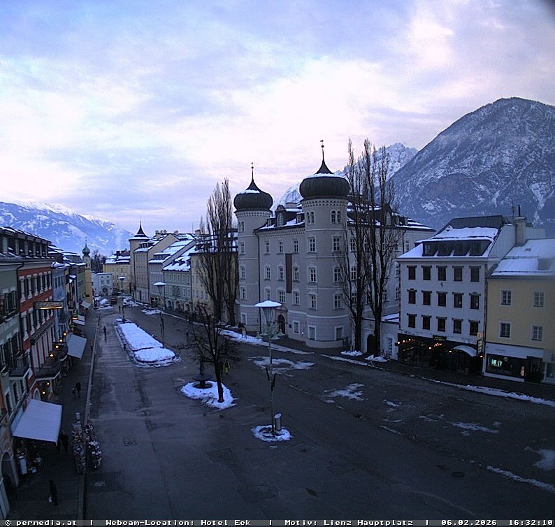 Archiv Foto Webcam Der Marktplatz von Lienz