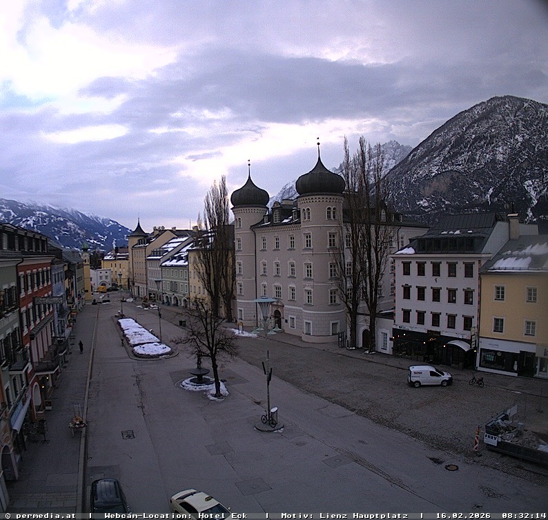 Archiv Foto Webcam Der Marktplatz von Lienz