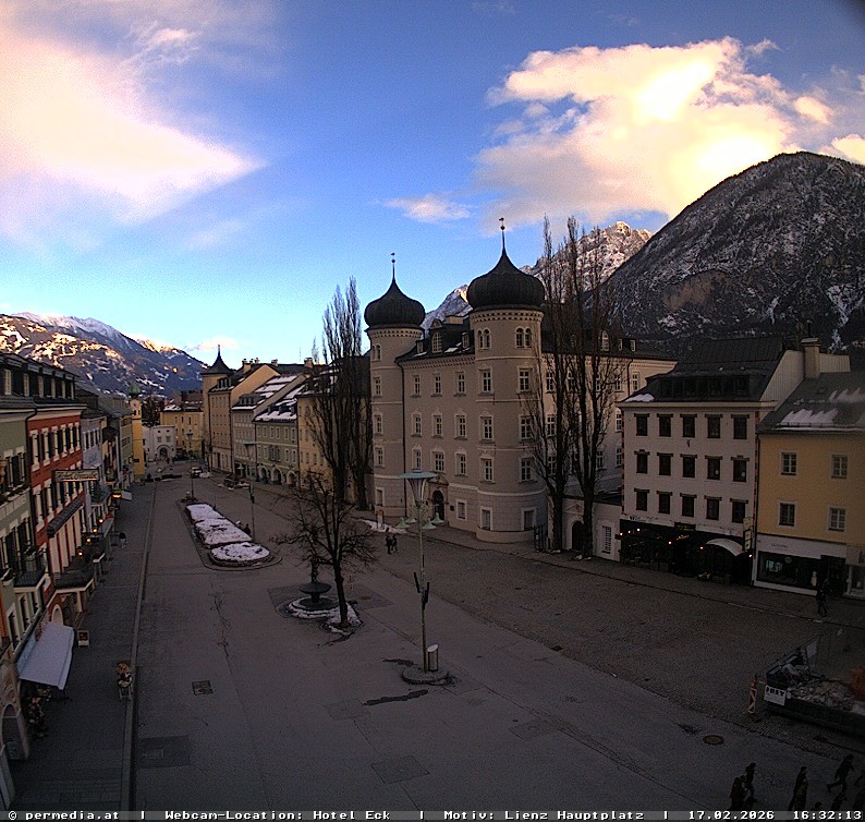 Archiv Foto Webcam Der Marktplatz von Lienz