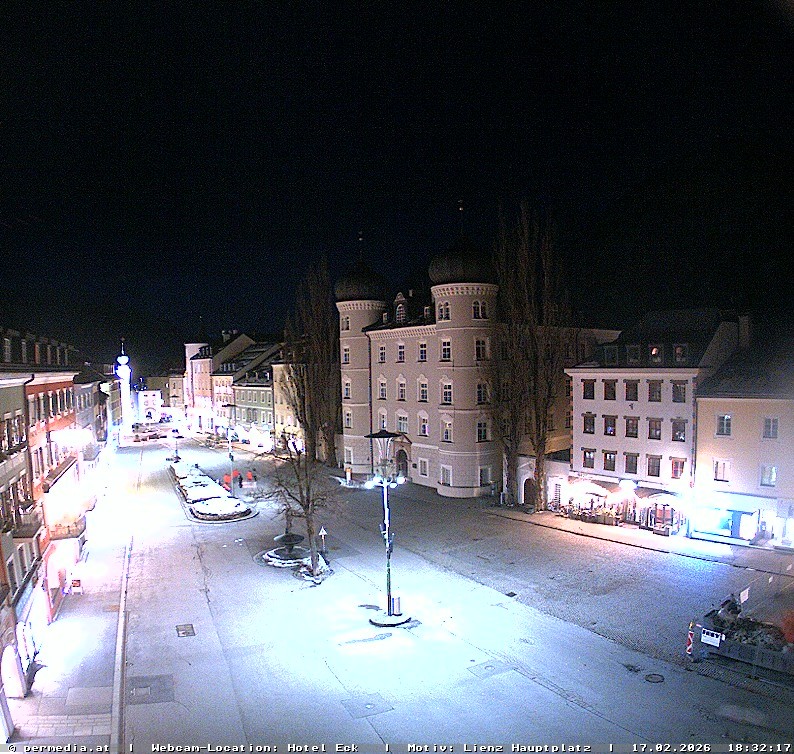 Archiv Foto Webcam Der Marktplatz von Lienz