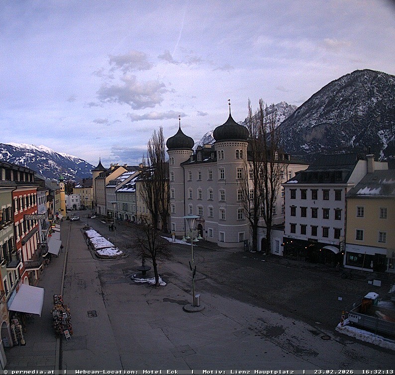 Archiv Foto Webcam Der Marktplatz von Lienz