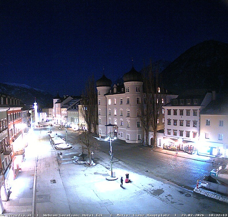 Archiv Foto Webcam Der Marktplatz von Lienz