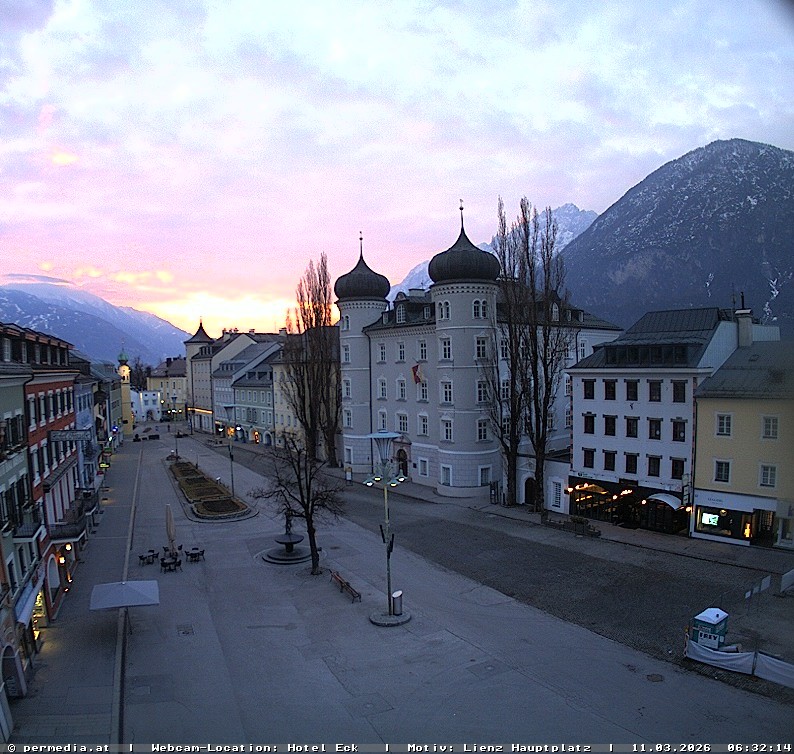 Archiv Foto Webcam Der Marktplatz von Lienz
