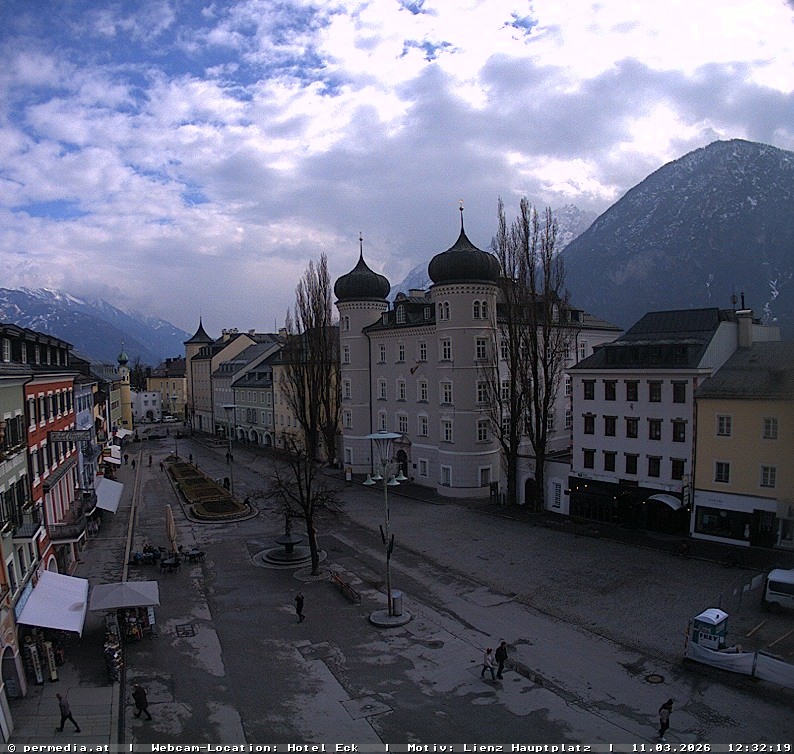 Archiv Foto Webcam Der Marktplatz von Lienz