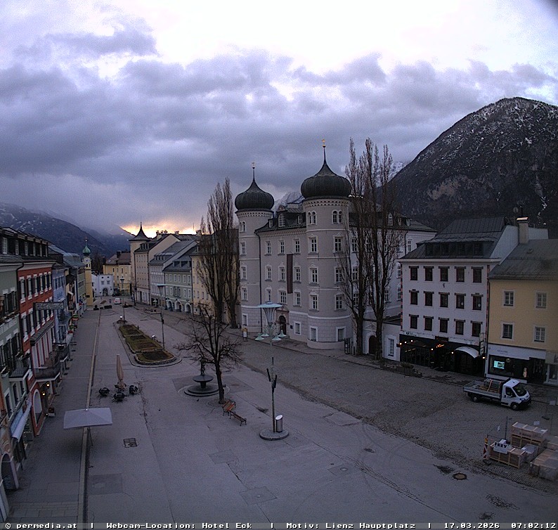 Archiv Foto Webcam Der Marktplatz von Lienz