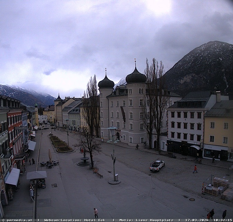 Archiv Foto Webcam Der Marktplatz von Lienz