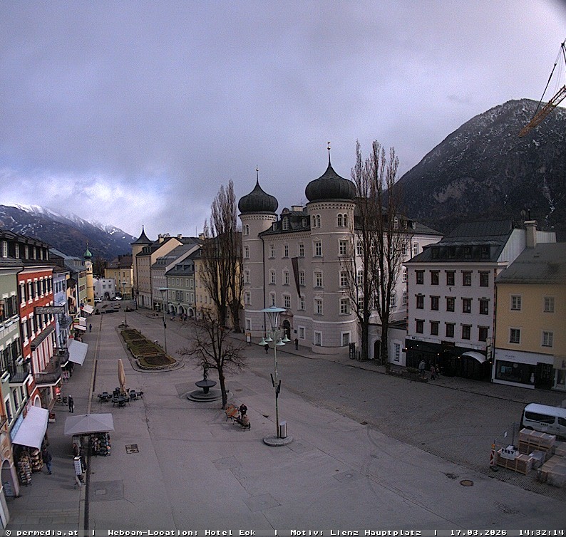 Archiv Foto Webcam Der Marktplatz von Lienz