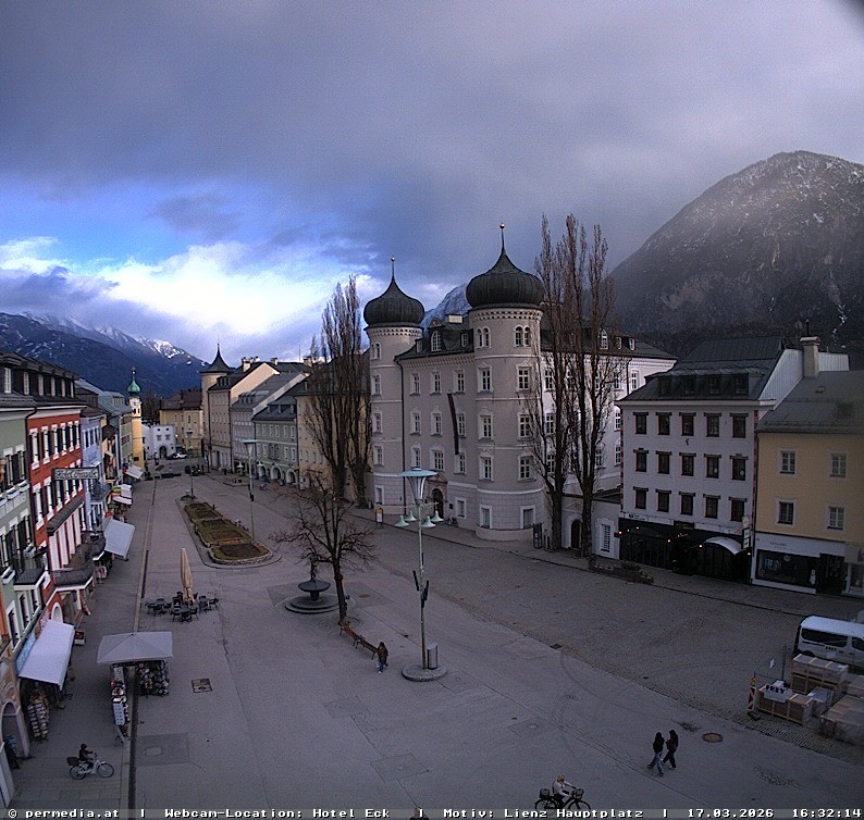 Archiv Foto Webcam Der Marktplatz von Lienz