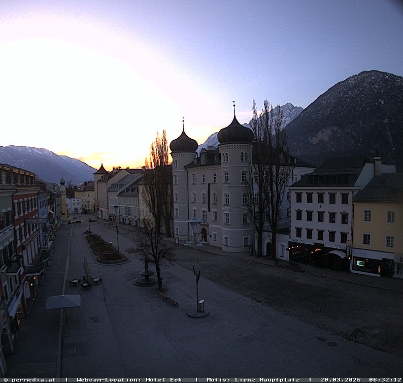 Archiv Foto Webcam Der Marktplatz von Lienz