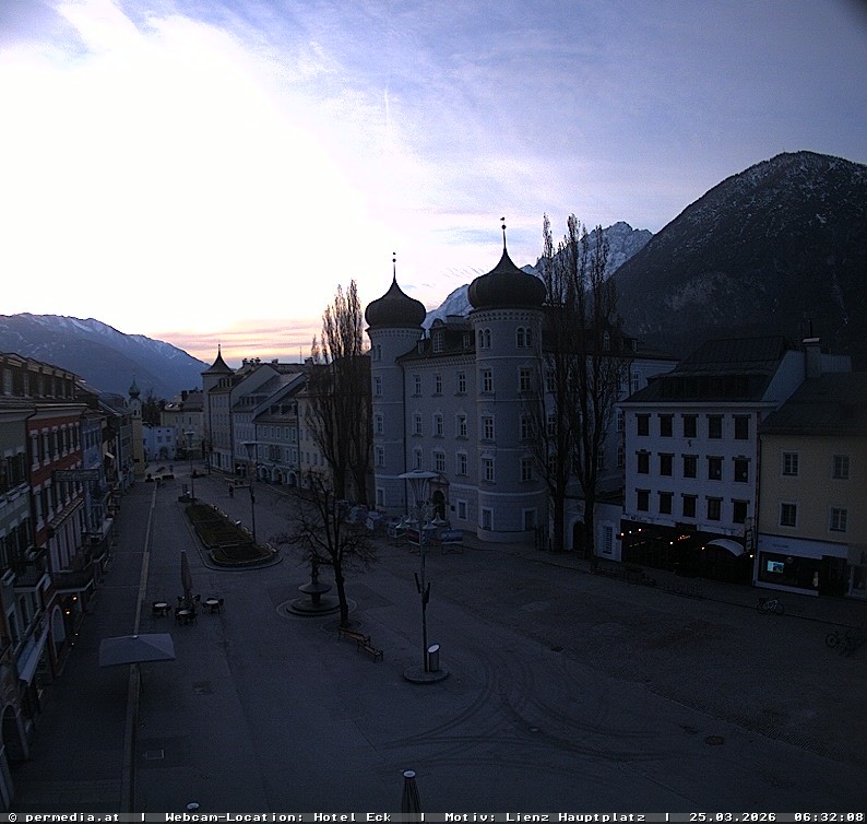 Archiv Foto Webcam Der Marktplatz von Lienz