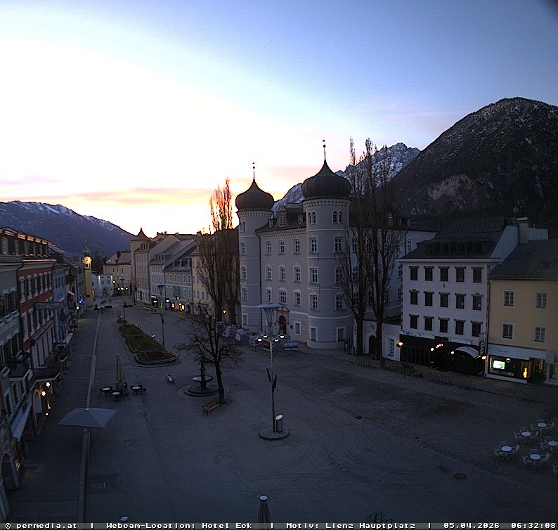 Archiv Foto Webcam Der Marktplatz von Lienz