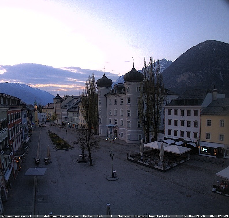 Archiv Foto Webcam Der Marktplatz von Lienz