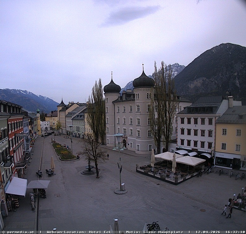 Archiv Foto Webcam Der Marktplatz von Lienz