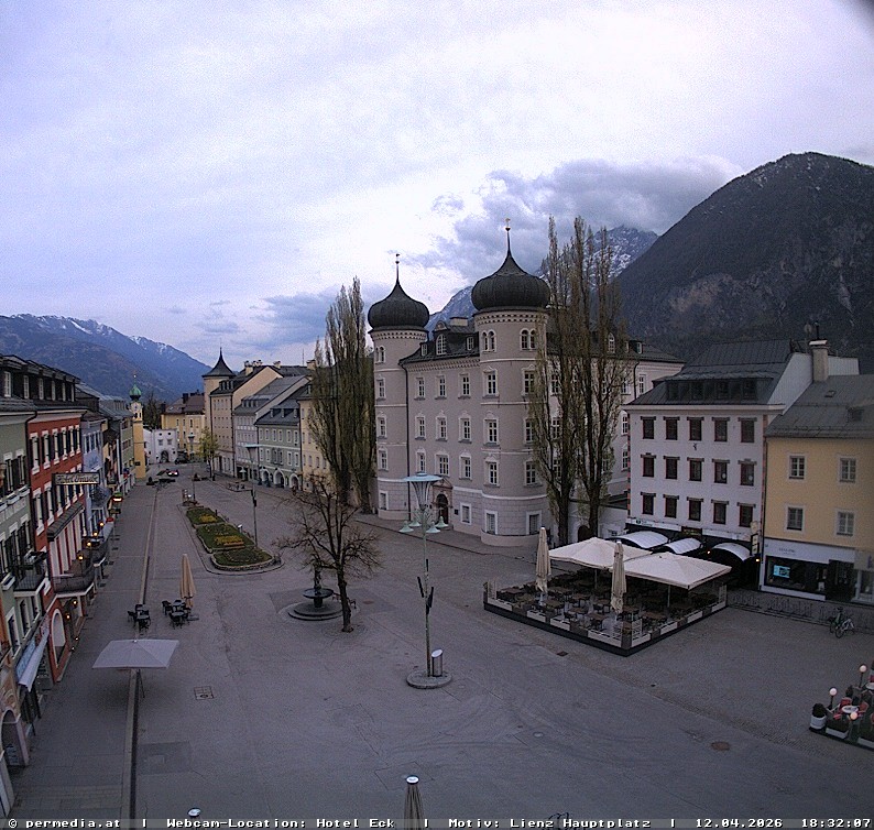 Archiv Foto Webcam Der Marktplatz von Lienz