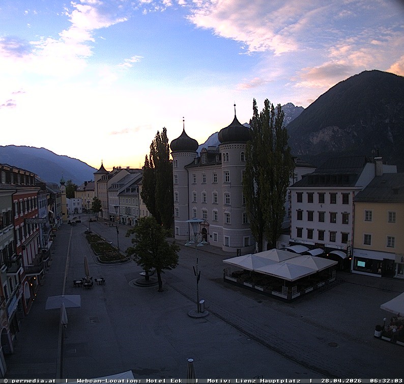 Archiv Foto Webcam Der Marktplatz von Lienz